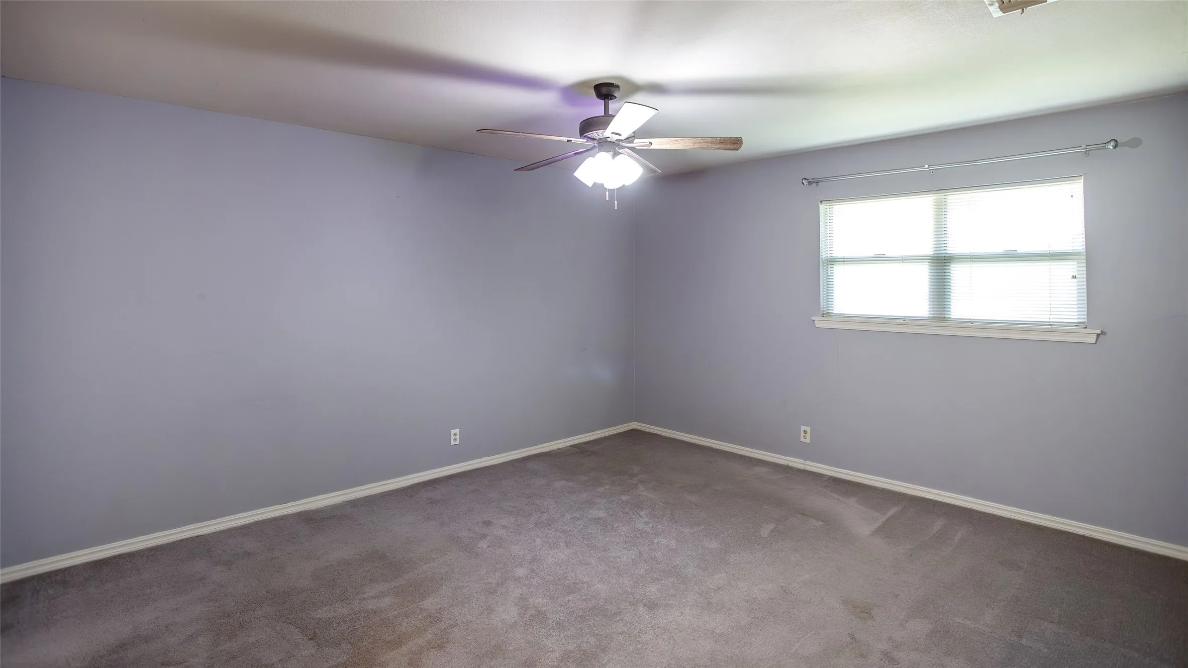 Single Family Residence For Sale in Young County , 1009 W Edwards, Olney, Texas 76374, 3 Bedroom, 2 Bathroom, 2 Garage spaces, 1,517 Sqft, built in 1971, mls#21373140, Real Estate Agent in Olney, Homes For Sale in Young county, Homes For Sale in Olney, Realtor in Olney Texas, Real Estate Brokerage Independent Realty Texas, Luminita Cordes Realtor