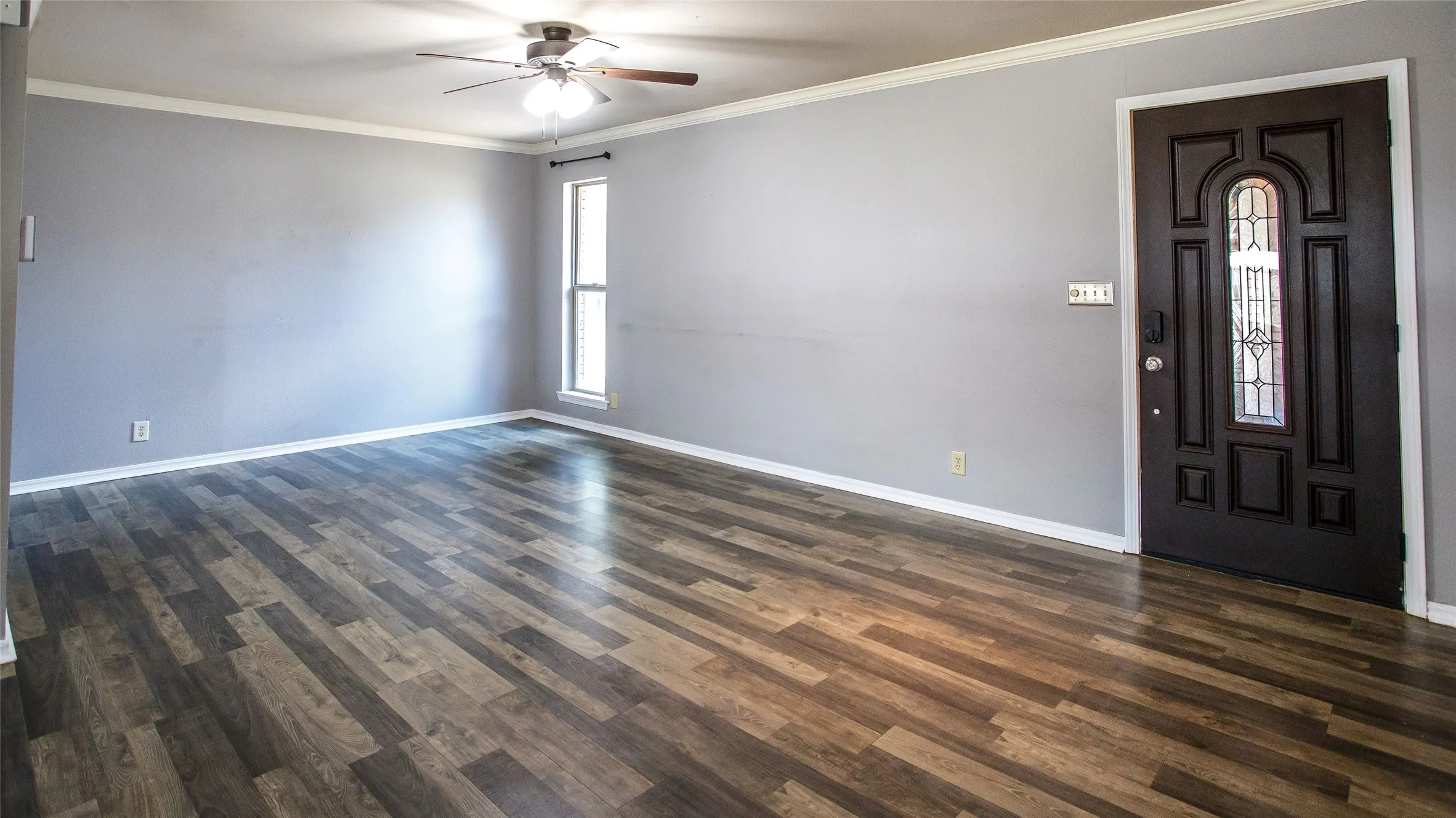 Single Family Residence For Sale in Young County , 1009 W Edwards, Olney, Texas 76374, 3 Bedroom, 2 Bathroom, 2 Garage spaces, 1,517 Sqft, built in 1971, mls#21373140, Real Estate Agent in Olney, Homes For Sale in Young county, Homes For Sale in Olney, Realtor in Olney Texas, Real Estate Brokerage Independent Realty Texas, Luminita Cordes Realtor