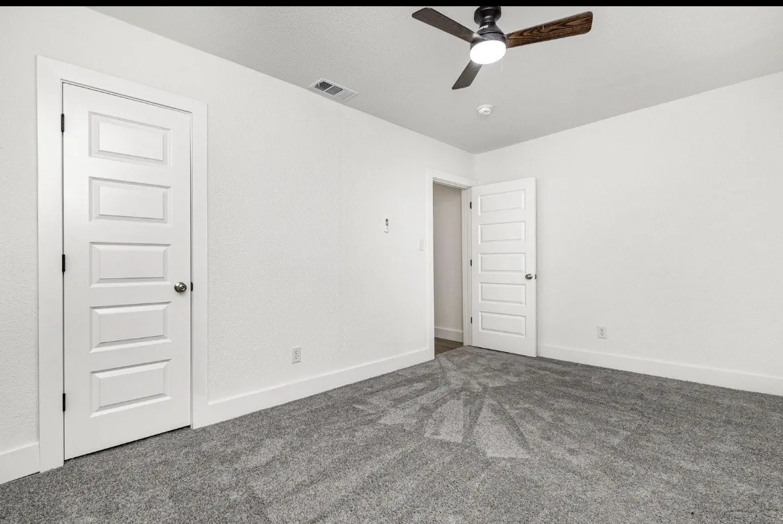 Single Family Residence For Sale in Navarro County , 1527 Columbia Avenue, Corsicana, Texas 75110, 3 Bedroom, 1 Bathroom, Garage spaces, 1,106 Sqft, built in 1935, mls#21370266, Real Estate Agent in Corsicana, Homes For Sale in Navarro county, Homes For Sale in Corsicana, Realtor in Corsicana Texas, Real Estate Brokerage Independent Realty Texas, Luminita Cordes Realtor