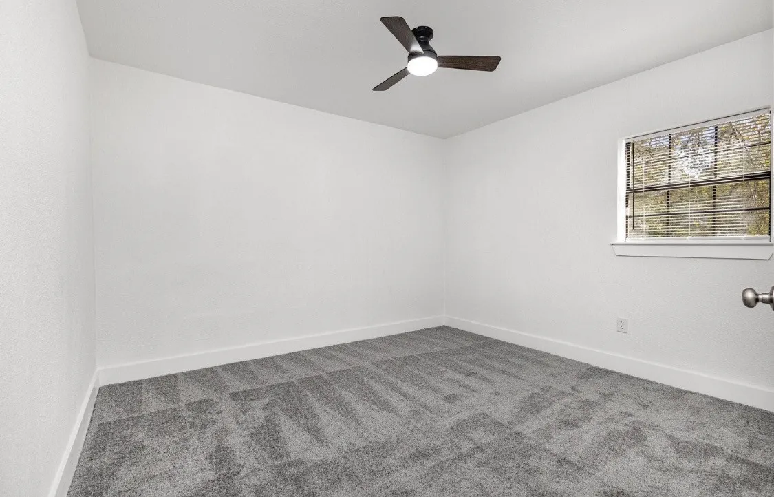 Single Family Residence For Sale in Navarro County , 1527 Columbia Avenue, Corsicana, Texas 75110, 3 Bedroom, 1 Bathroom, Garage spaces, 1,106 Sqft, built in 1935, mls#21370266, Real Estate Agent in Corsicana, Homes For Sale in Navarro county, Homes For Sale in Corsicana, Realtor in Corsicana Texas, Real Estate Brokerage Independent Realty Texas, Luminita Cordes Realtor
