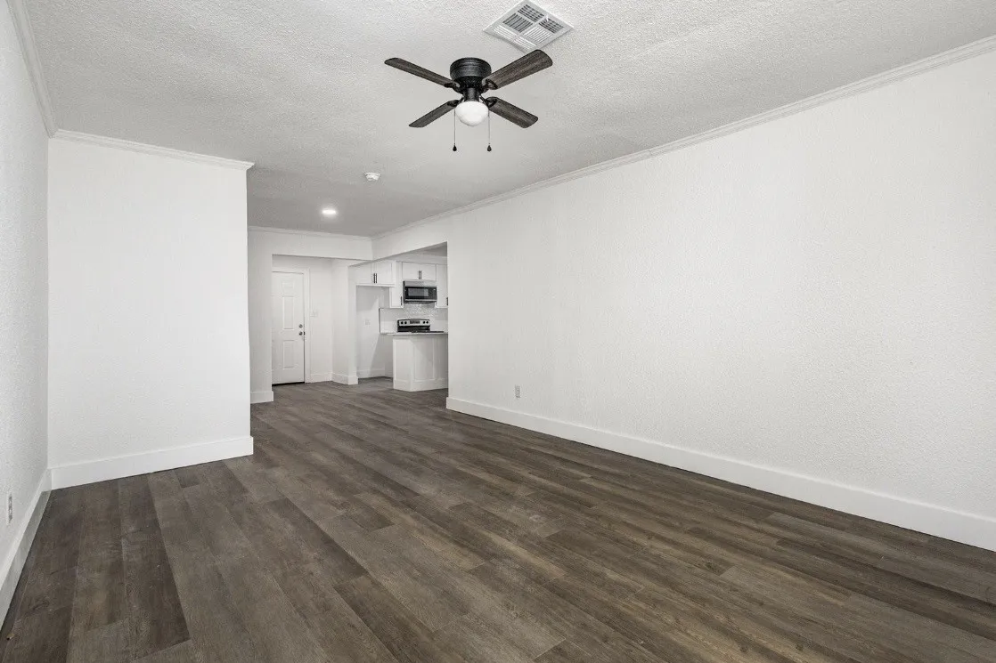 Single Family Residence For Sale in Navarro County , 1527 Columbia Avenue, Corsicana, Texas 75110, 3 Bedroom, 1 Bathroom, Garage spaces, 1,106 Sqft, built in 1935, mls#21370266, Real Estate Agent in Corsicana, Homes For Sale in Navarro county, Homes For Sale in Corsicana, Realtor in Corsicana Texas, Real Estate Brokerage Independent Realty Texas, Luminita Cordes Realtor