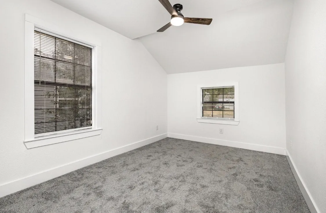 Single Family Residence For Sale in Navarro County , 1527 Columbia Avenue, Corsicana, Texas 75110, 3 Bedroom, 1 Bathroom, Garage spaces, 1,106 Sqft, built in 1935, mls#21370266, Real Estate Agent in Corsicana, Homes For Sale in Navarro county, Homes For Sale in Corsicana, Realtor in Corsicana Texas, Real Estate Brokerage Independent Realty Texas, Luminita Cordes Realtor