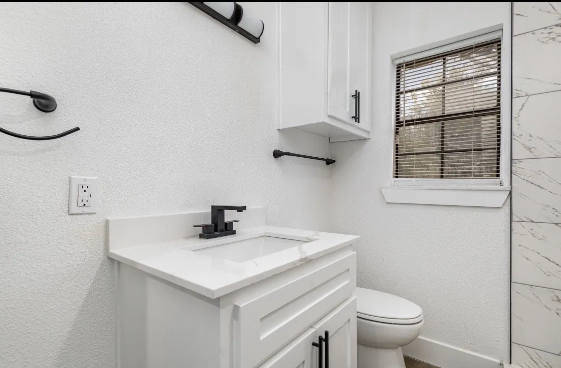 Single Family Residence For Sale in Navarro County , 1527 Columbia Avenue, Corsicana, Texas 75110, 3 Bedroom, 1 Bathroom, Garage spaces, 1,106 Sqft, built in 1935, mls#21370266, Real Estate Agent in Corsicana, Homes For Sale in Navarro county, Homes For Sale in Corsicana, Realtor in Corsicana Texas, Real Estate Brokerage Independent Realty Texas, Luminita Cordes Realtor