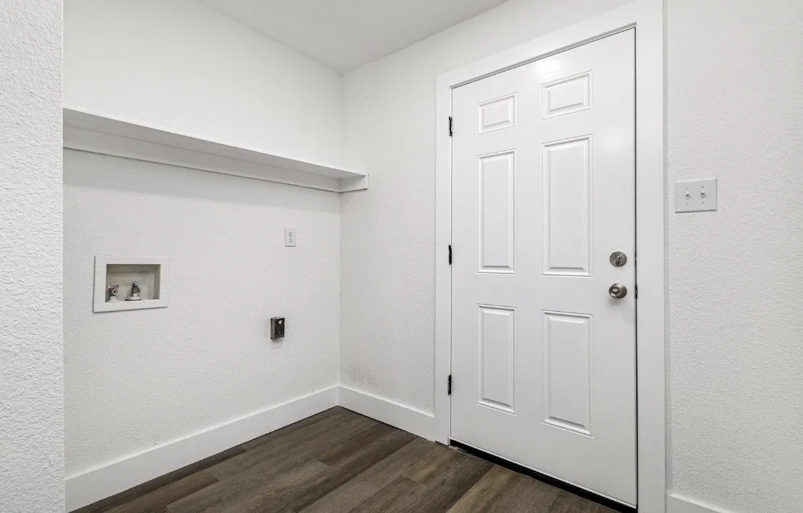 Single Family Residence For Sale in Navarro County , 1527 Columbia Avenue, Corsicana, Texas 75110, 3 Bedroom, 1 Bathroom, Garage spaces, 1,106 Sqft, built in 1935, mls#21370266, Real Estate Agent in Corsicana, Homes For Sale in Navarro county, Homes For Sale in Corsicana, Realtor in Corsicana Texas, Real Estate Brokerage Independent Realty Texas, Luminita Cordes Realtor