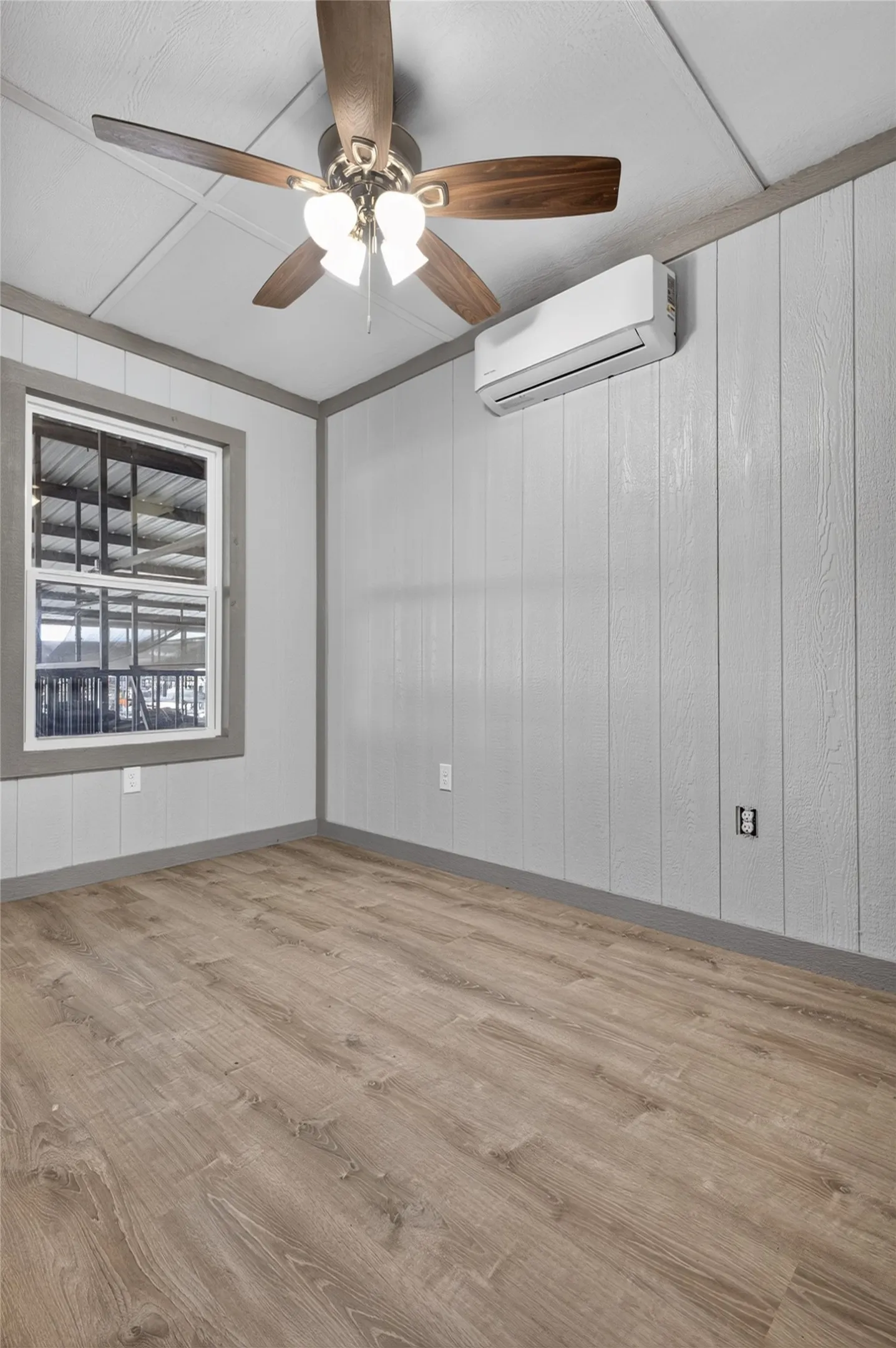 Single Family Residence For Sale in Grayson County , 512 Mill Creek Road #8-14L, 14R, Pottsboro, Texas 75076, 4 Bedroom, 1 Bathroom, Garage spaces, 1,400 Sqft, built in 2023, mls#21372659, Real Estate Agent in Pottsboro, Homes For Sale in Grayson county, Homes For Sale in Pottsboro, Realtor in Pottsboro Texas, Real Estate Brokerage Independent Realty Texas, Luminita Cordes Realtor