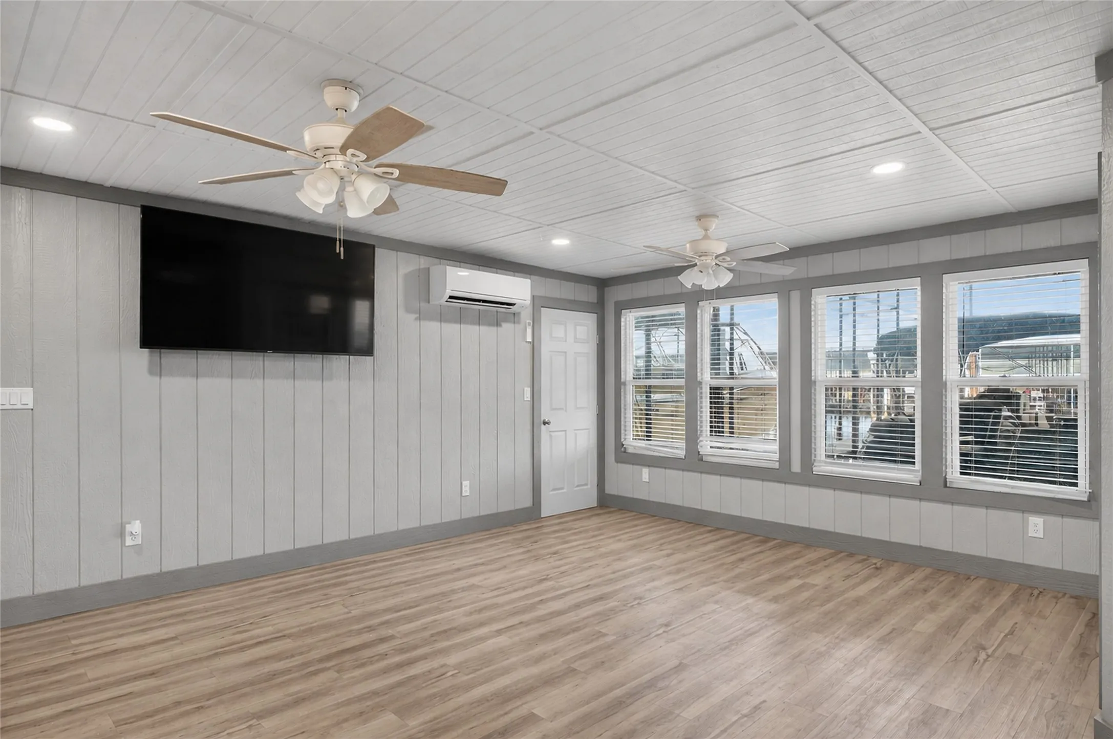 Single Family Residence For Sale in Grayson County , 512 Mill Creek Road #8-14L, 14R, Pottsboro, Texas 75076, 4 Bedroom, 1 Bathroom, Garage spaces, 1,400 Sqft, built in 2023, mls#21372659, Real Estate Agent in Pottsboro, Homes For Sale in Grayson county, Homes For Sale in Pottsboro, Realtor in Pottsboro Texas, Real Estate Brokerage Independent Realty Texas, Luminita Cordes Realtor