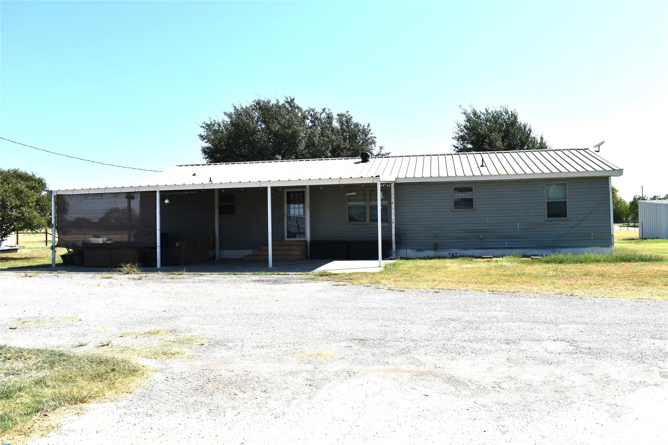 3/2 Home - Metal Roof