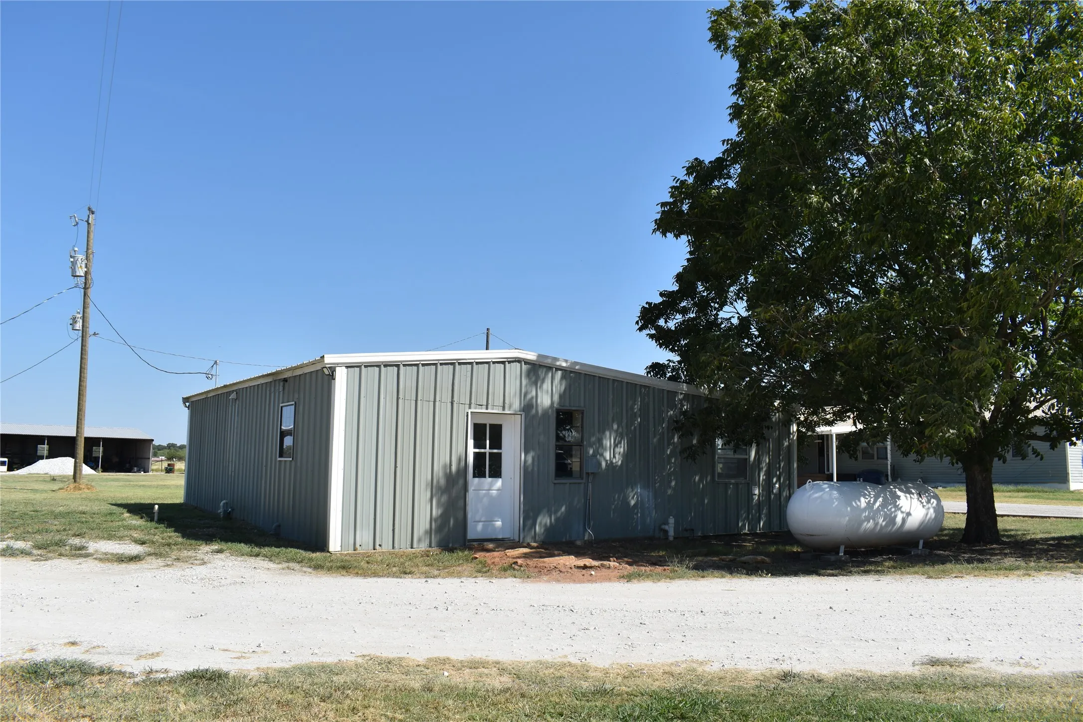 2/1 Apartment houses Laundry center at other end