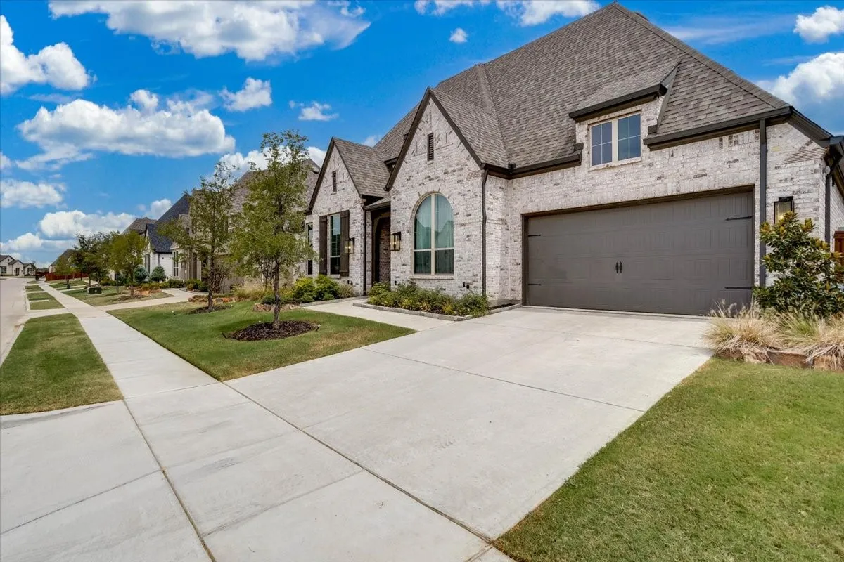 Single Family Residence For Sale in Denton County , 4112 Buffalo Clover Drive, Aubrey, Texas 76227, 4 Bedroom, 5 Bathroom, 3 Garage spaces, 3,700 Sqft, built in 2024, mls#21371674, Real Estate Agent in Aubrey, Homes For Sale in Denton county, Homes For Sale in Aubrey, Realtor in Aubrey Texas, Real Estate Brokerage Independent Realty Texas, Luminita Cordes Realtor