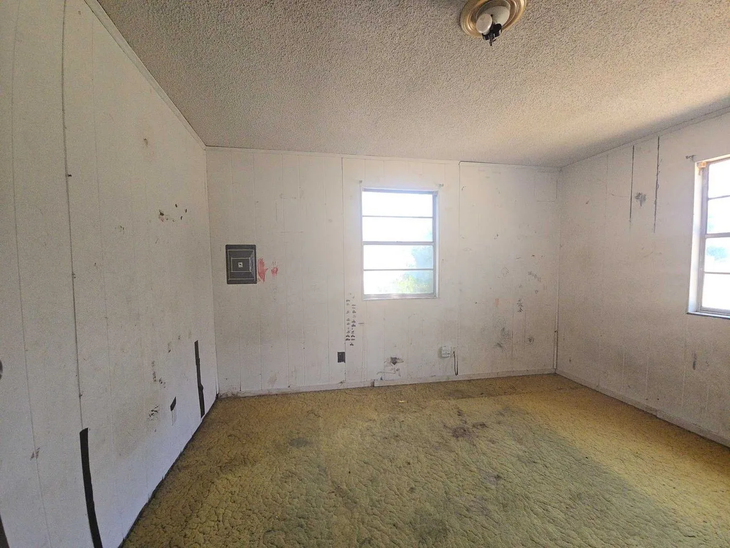 Single Family Residence For Sale in Johnson County , 307 E Weaver Avenue, Alvarado, Texas 76009, 2 Bedroom, 2 Bathroom, Garage spaces, 936 Sqft, built in 1998, mls#21373139, Real Estate Agent in Alvarado, Homes For Sale in Johnson county, Homes For Sale in Alvarado, Realtor in Alvarado Texas, Real Estate Brokerage Independent Realty Texas, Luminita Cordes Realtor