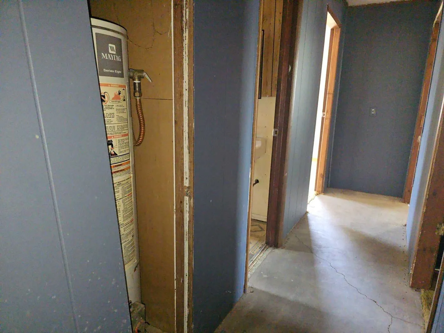 Single Family Residence For Sale in Johnson County , 307 E Weaver Avenue, Alvarado, Texas 76009, 2 Bedroom, 2 Bathroom, Garage spaces, 936 Sqft, built in 1998, mls#21373139, Real Estate Agent in Alvarado, Homes For Sale in Johnson county, Homes For Sale in Alvarado, Realtor in Alvarado Texas, Real Estate Brokerage Independent Realty Texas, Luminita Cordes Realtor