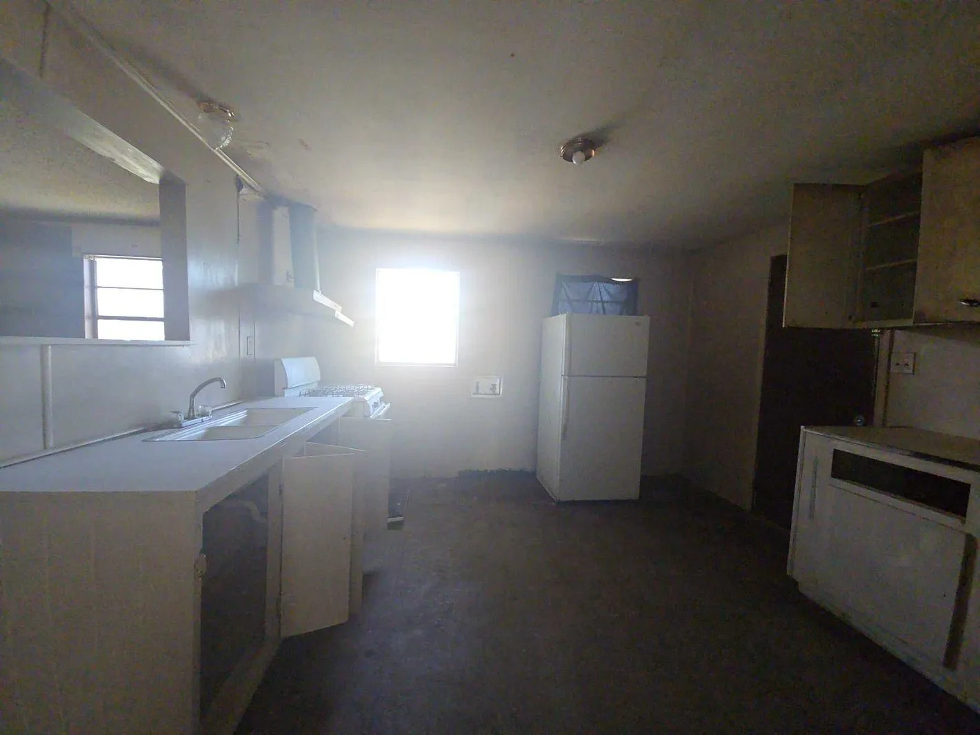 Single Family Residence For Sale in Johnson County , 307 E Weaver Avenue, Alvarado, Texas 76009, 2 Bedroom, 2 Bathroom, Garage spaces, 936 Sqft, built in 1998, mls#21373139, Real Estate Agent in Alvarado, Homes For Sale in Johnson county, Homes For Sale in Alvarado, Realtor in Alvarado Texas, Real Estate Brokerage Independent Realty Texas, Luminita Cordes Realtor