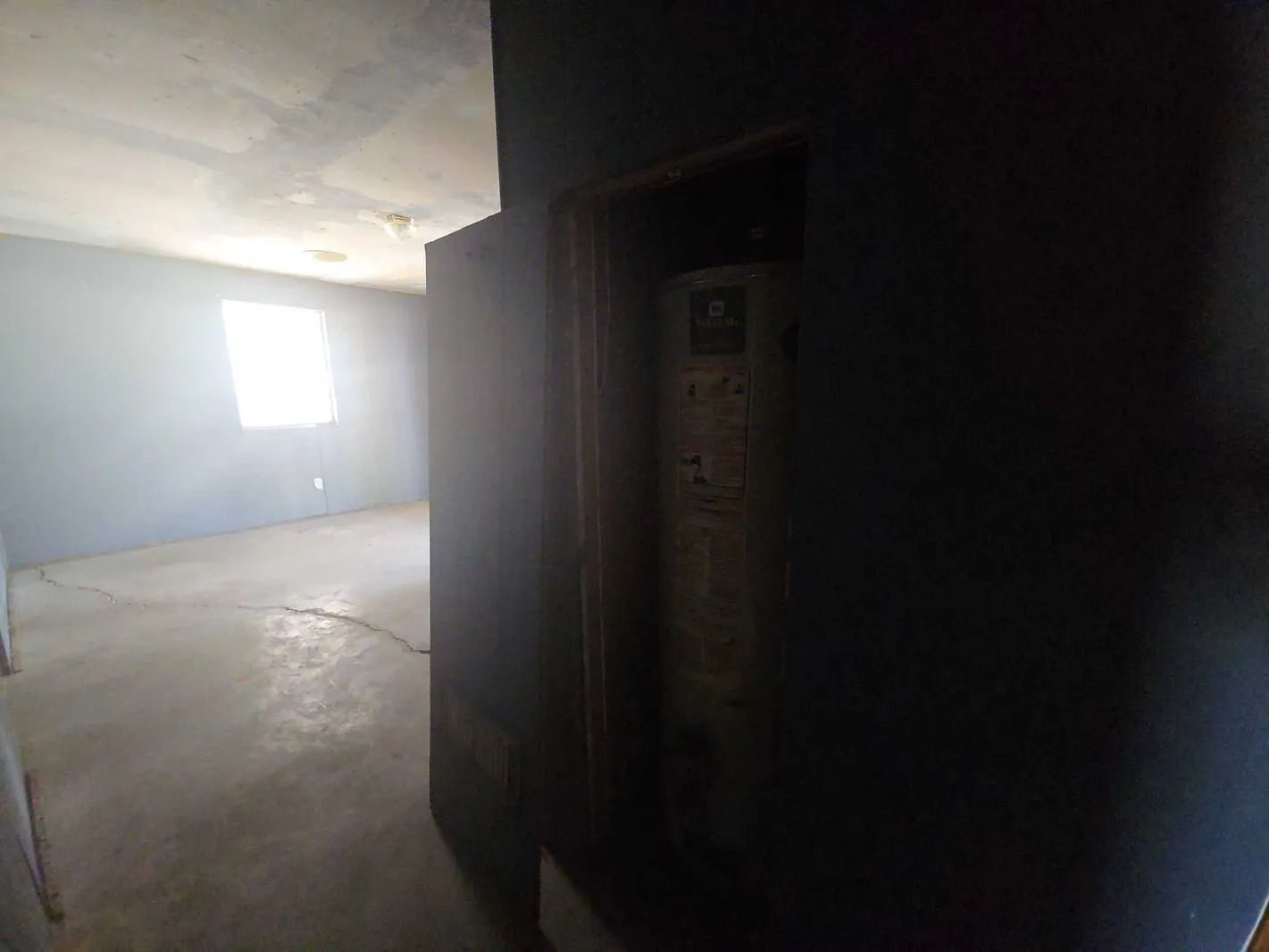 Single Family Residence For Sale in Johnson County , 307 E Weaver Avenue, Alvarado, Texas 76009, 2 Bedroom, 2 Bathroom, Garage spaces, 936 Sqft, built in 1998, mls#21373139, Real Estate Agent in Alvarado, Homes For Sale in Johnson county, Homes For Sale in Alvarado, Realtor in Alvarado Texas, Real Estate Brokerage Independent Realty Texas, Luminita Cordes Realtor