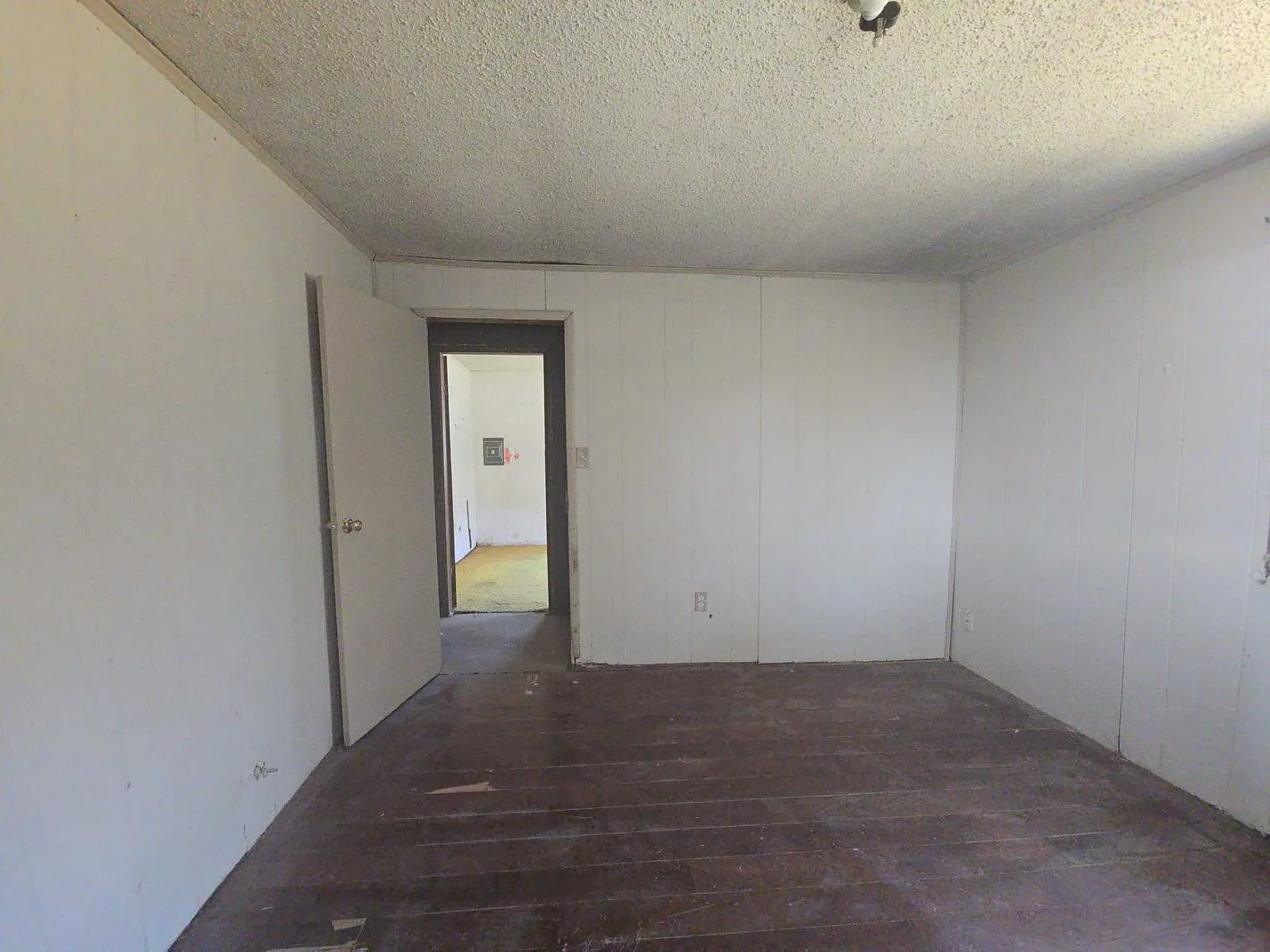 Single Family Residence For Sale in Johnson County , 307 E Weaver Avenue, Alvarado, Texas 76009, 2 Bedroom, 2 Bathroom, Garage spaces, 936 Sqft, built in 1998, mls#21373139, Real Estate Agent in Alvarado, Homes For Sale in Johnson county, Homes For Sale in Alvarado, Realtor in Alvarado Texas, Real Estate Brokerage Independent Realty Texas, Luminita Cordes Realtor