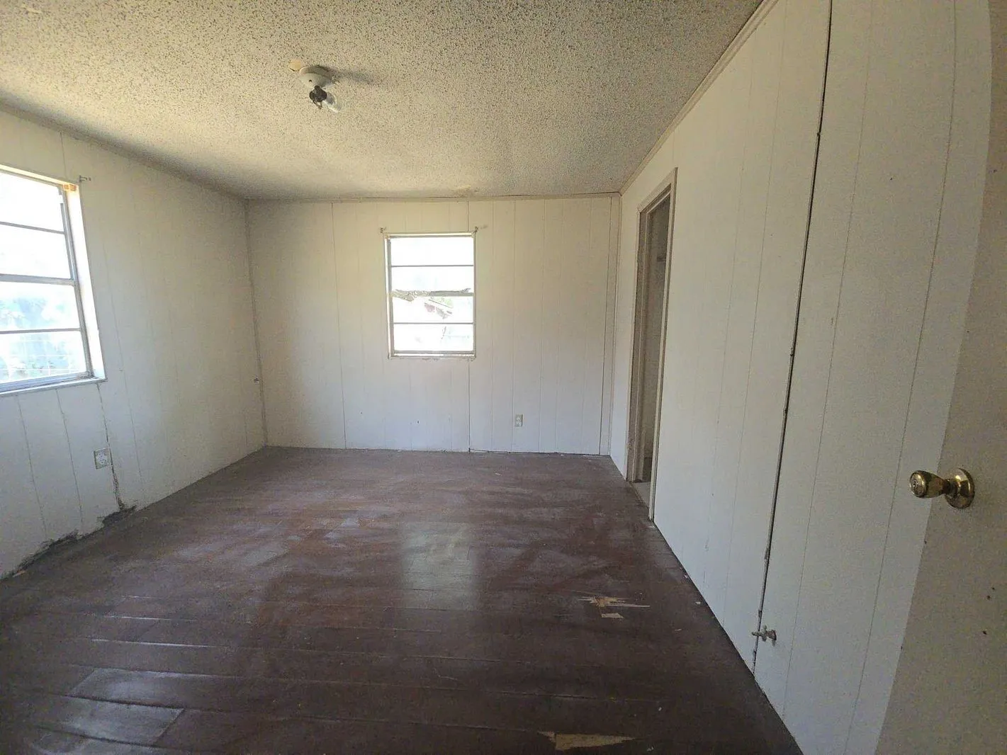 Single Family Residence For Sale in Johnson County , 307 E Weaver Avenue, Alvarado, Texas 76009, 2 Bedroom, 2 Bathroom, Garage spaces, 936 Sqft, built in 1998, mls#21373139, Real Estate Agent in Alvarado, Homes For Sale in Johnson county, Homes For Sale in Alvarado, Realtor in Alvarado Texas, Real Estate Brokerage Independent Realty Texas, Luminita Cordes Realtor