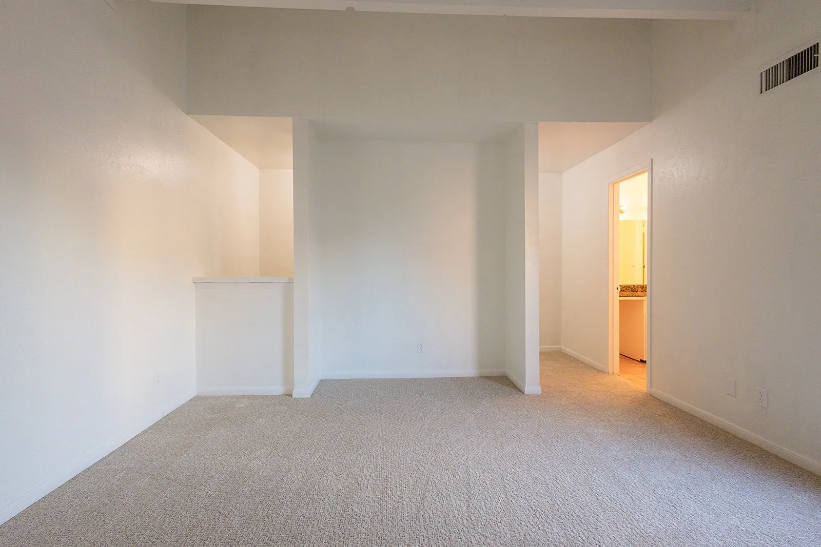 Condominium For Sale in Tarrant County , 5540 Boca Raton Boulevard 175, Fort Worth, Texas 76112, 1 Bedroom, 2 Bathroom, Garage spaces, 1,065 Sqft, built in 1972, mls#21373154, Real Estate Agent in Fort Worth, Homes For Sale in Tarrant county, Homes For Sale in Fort Worth, Realtor in Fort Worth Texas, Real Estate Brokerage Independent Realty Texas, Luminita Cordes Realtor