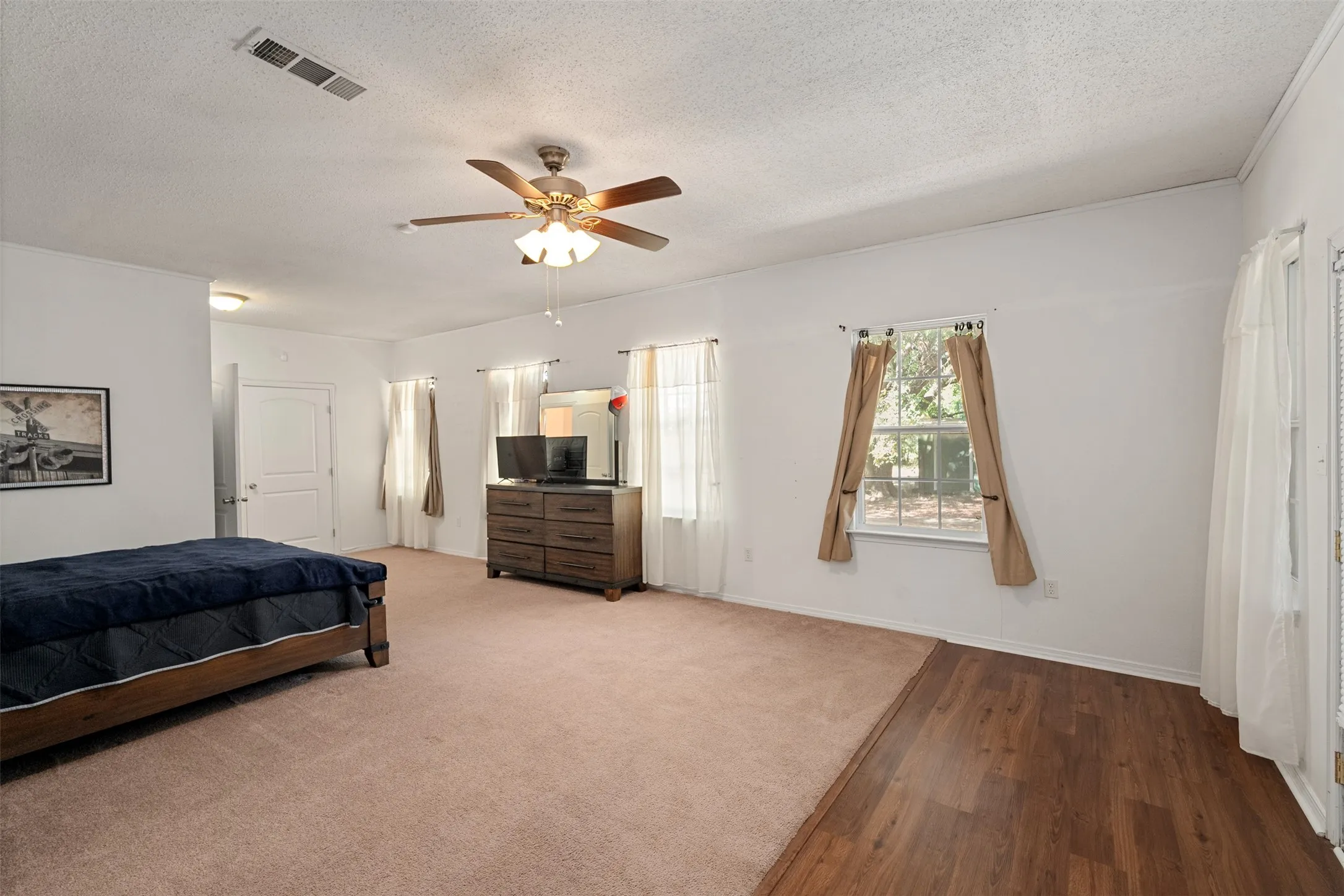 Single Family Residence For Sale in Henderson County , 6031 Fm 316, Payne Springs, Texas 75156, 2 Bedroom, 2 Bathroom, Garage spaces, 2,088 Sqft, built in 2010, mls#21372302, Real Estate Agent in Payne Springs, Homes For Sale in Henderson county, Homes For Sale in Payne Springs, Realtor in Payne Springs Texas, Real Estate Brokerage Independent Realty Texas, Luminita Cordes Realtor