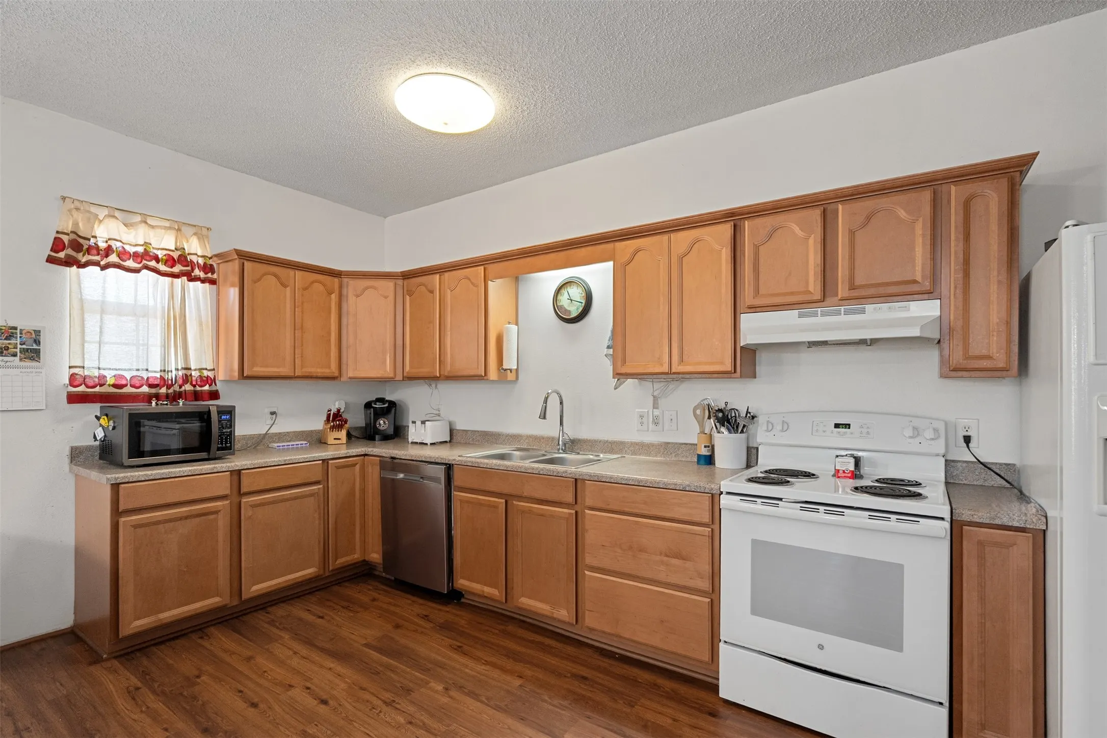 Single Family Residence For Sale in Henderson County , 6031 Fm 316, Payne Springs, Texas 75156, 2 Bedroom, 2 Bathroom, Garage spaces, 2,088 Sqft, built in 2010, mls#21372302, Real Estate Agent in Payne Springs, Homes For Sale in Henderson county, Homes For Sale in Payne Springs, Realtor in Payne Springs Texas, Real Estate Brokerage Independent Realty Texas, Luminita Cordes Realtor