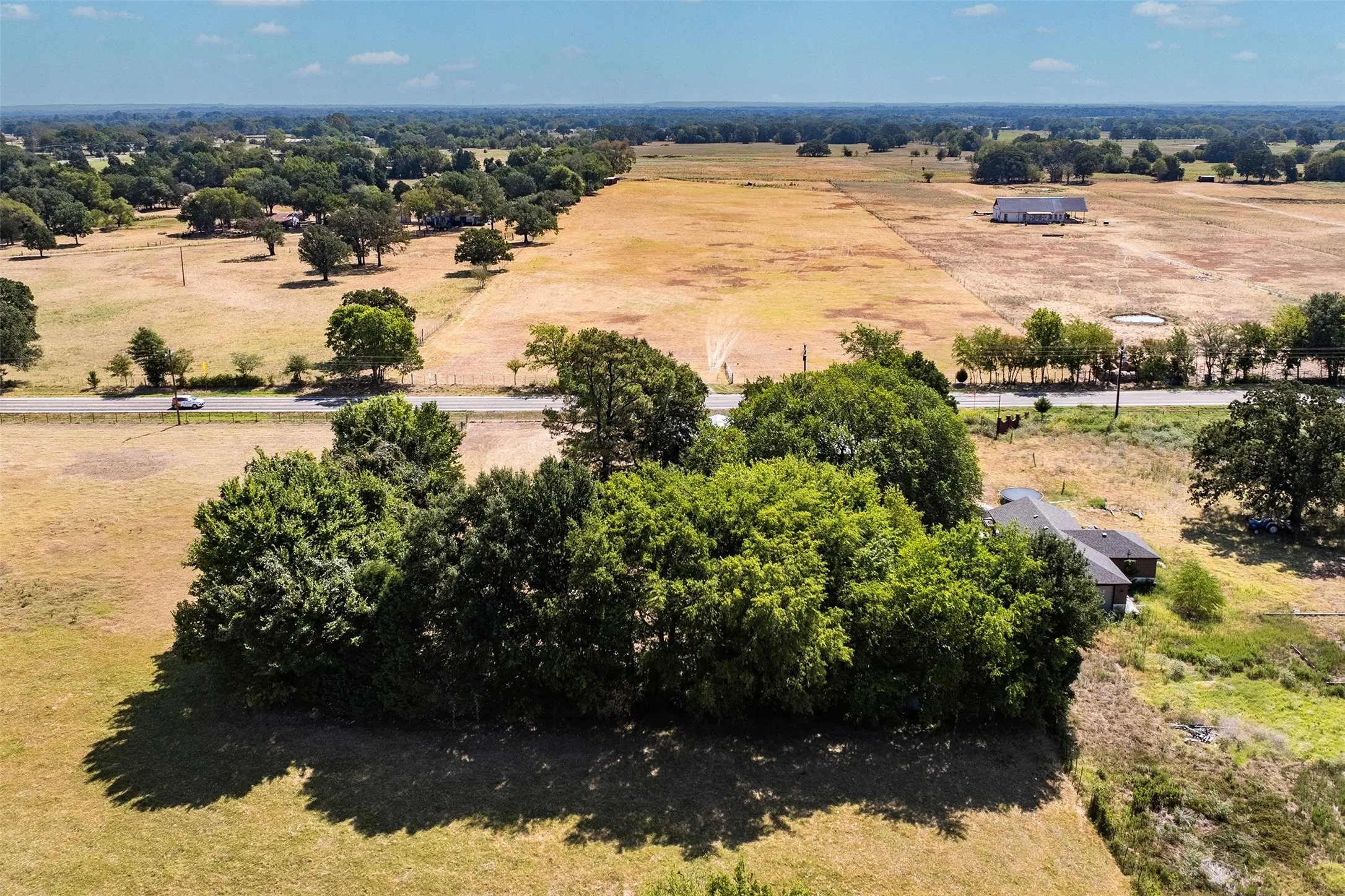 Single Family Residence For Sale in Henderson County , 6031 Fm 316, Payne Springs, Texas 75156, 2 Bedroom, 2 Bathroom, Garage spaces, 2,088 Sqft, built in 2010, mls#21372302, Real Estate Agent in Payne Springs, Homes For Sale in Henderson county, Homes For Sale in Payne Springs, Realtor in Payne Springs Texas, Real Estate Brokerage Independent Realty Texas, Luminita Cordes Realtor
