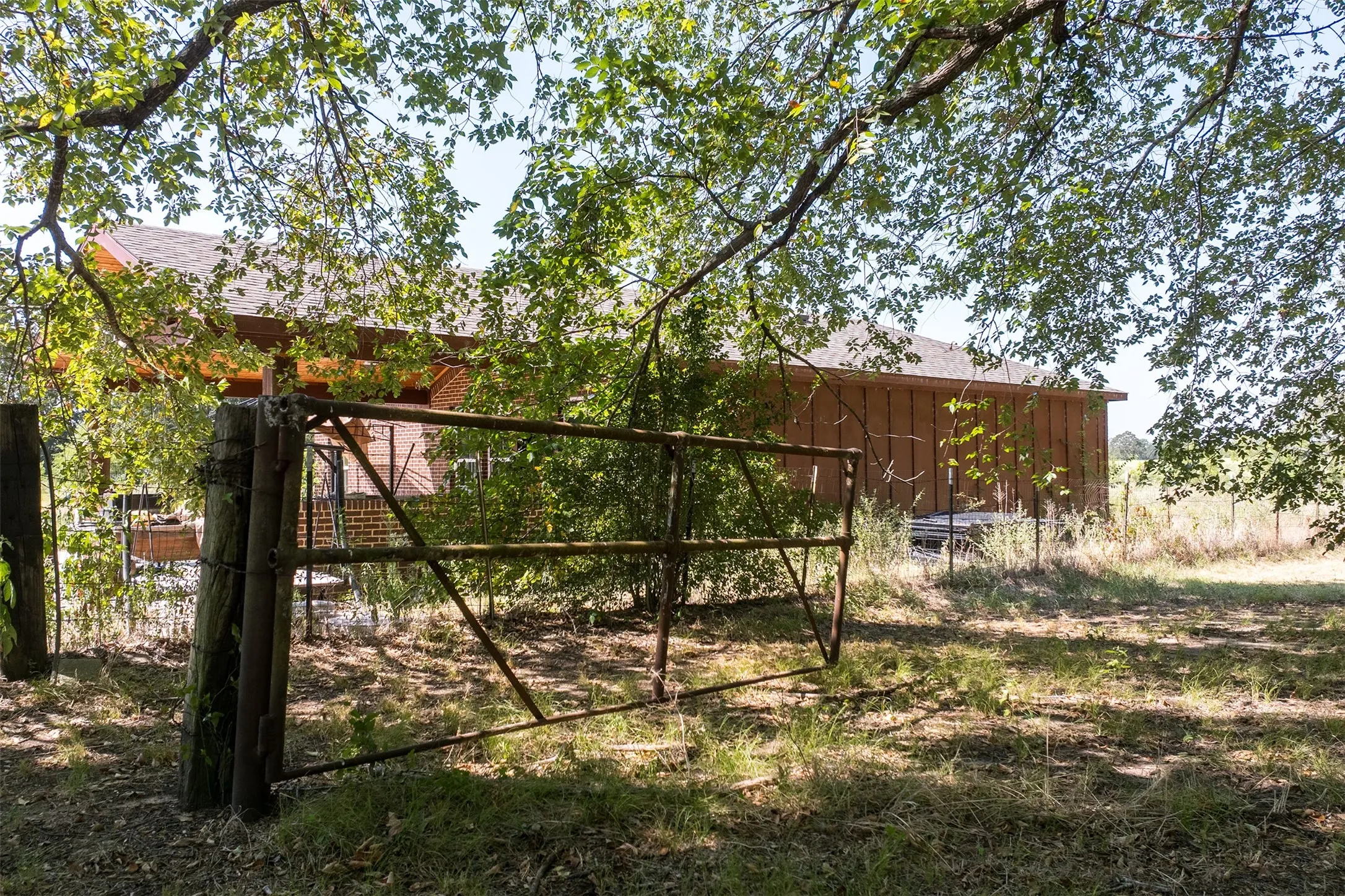 Single Family Residence For Sale in Henderson County , 6031 Fm 316, Payne Springs, Texas 75156, 2 Bedroom, 2 Bathroom, Garage spaces, 2,088 Sqft, built in 2010, mls#21372302, Real Estate Agent in Payne Springs, Homes For Sale in Henderson county, Homes For Sale in Payne Springs, Realtor in Payne Springs Texas, Real Estate Brokerage Independent Realty Texas, Luminita Cordes Realtor