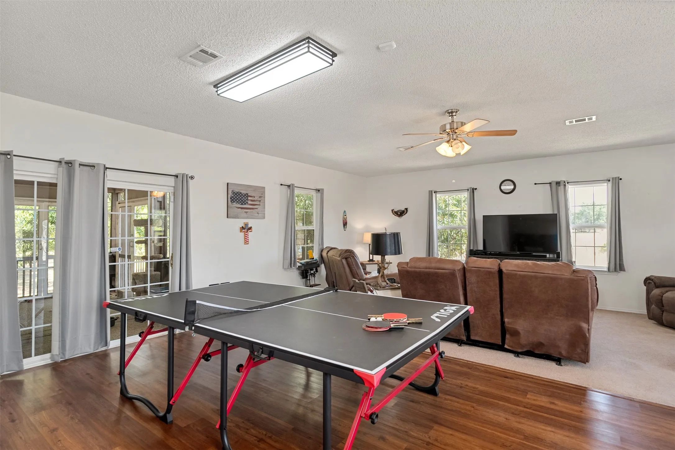 Single Family Residence For Sale in Henderson County , 6031 Fm 316, Payne Springs, Texas 75156, 2 Bedroom, 2 Bathroom, Garage spaces, 2,088 Sqft, built in 2010, mls#21372302, Real Estate Agent in Payne Springs, Homes For Sale in Henderson county, Homes For Sale in Payne Springs, Realtor in Payne Springs Texas, Real Estate Brokerage Independent Realty Texas, Luminita Cordes Realtor