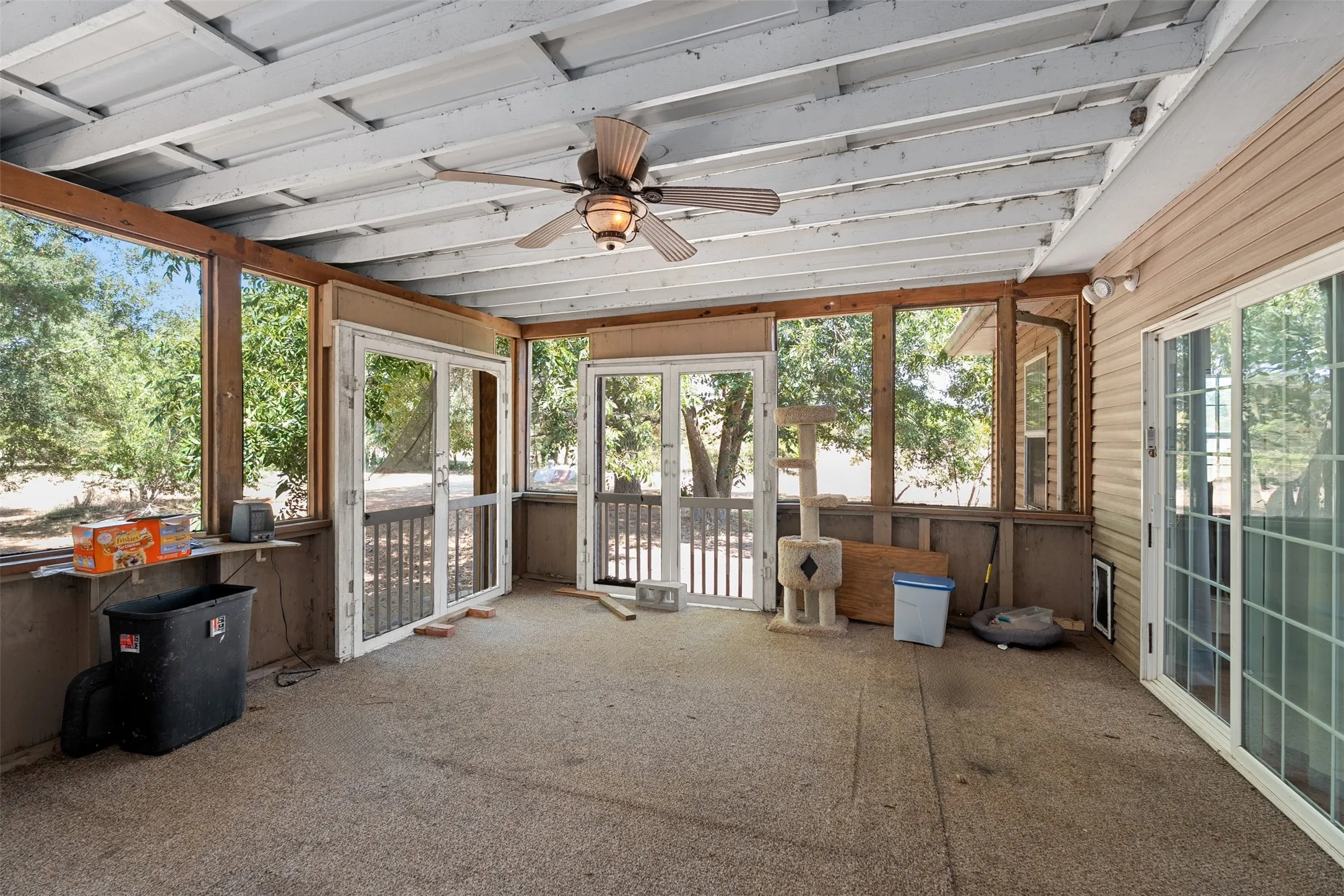 Single Family Residence For Sale in Henderson County , 6031 Fm 316, Payne Springs, Texas 75156, 2 Bedroom, 2 Bathroom, Garage spaces, 2,088 Sqft, built in 2010, mls#21372302, Real Estate Agent in Payne Springs, Homes For Sale in Henderson county, Homes For Sale in Payne Springs, Realtor in Payne Springs Texas, Real Estate Brokerage Independent Realty Texas, Luminita Cordes Realtor