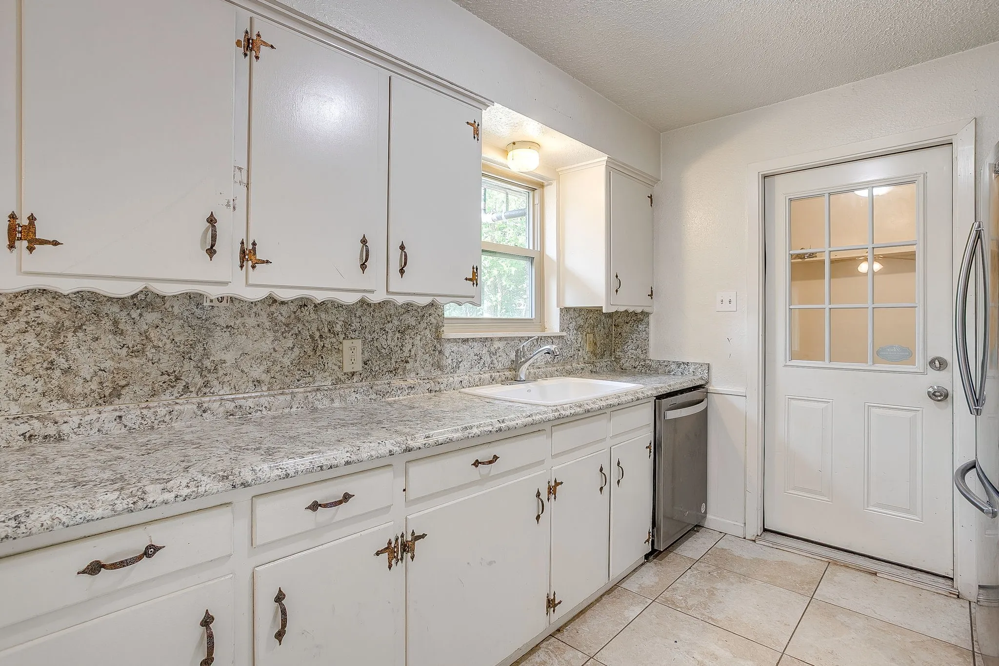 Single Family Residence For Rent in Parker County , 606 E Anderson Street, Weatherford, Texas 76086, 3 Bedroom, 2 Bathroom, 1 Garage spaces, 1,268 Sqft, built in 1966, mls#21373165, Real Estate Agent in Weatherford, Homes For Rent in Parker county, Homes For Rent in Weatherford, Realtor in Weatherford Texas, Real Estate Brokerage Independent Realty Texas, Luminita Cordes Realtor