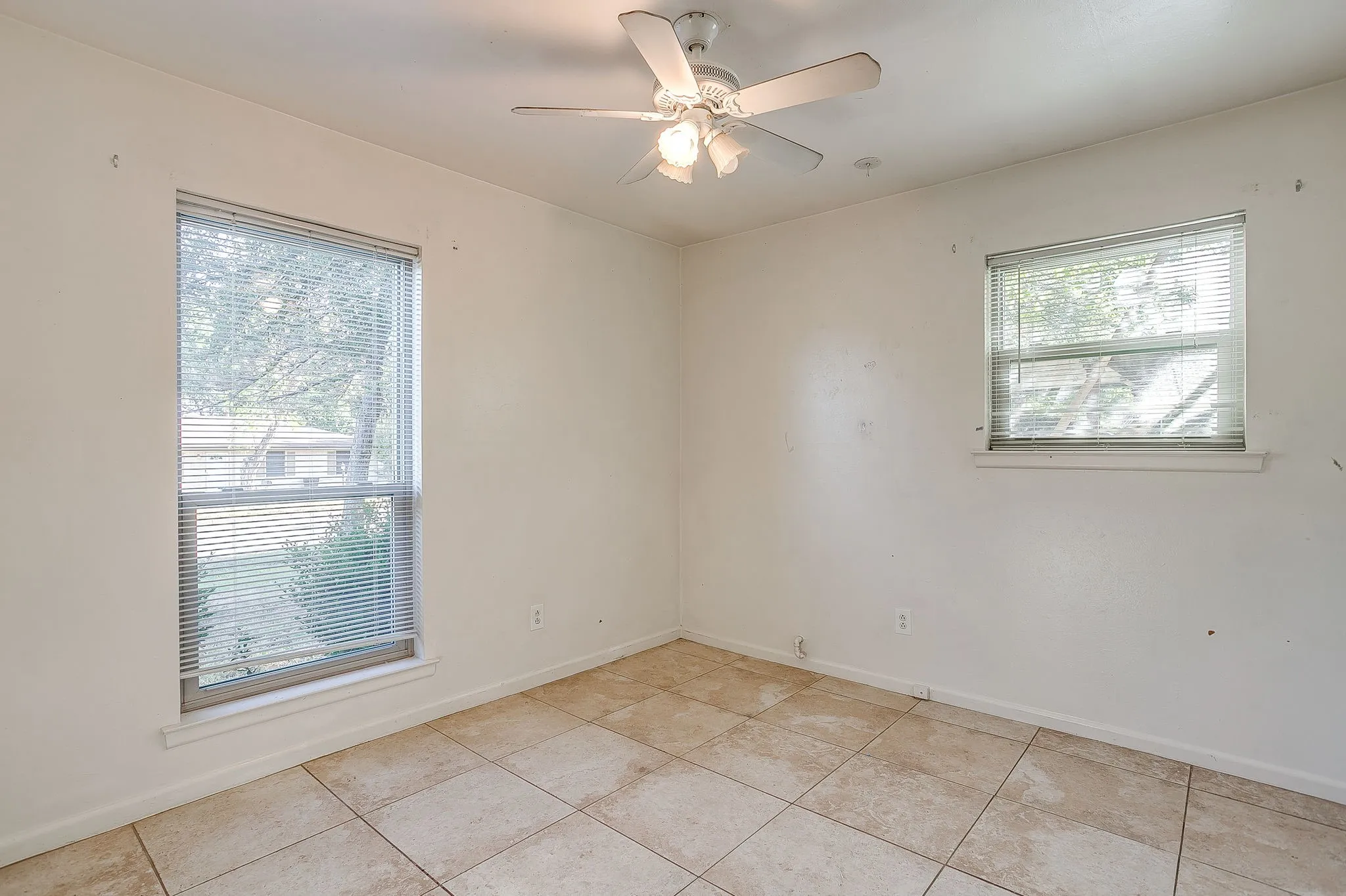 Back corner bedroom