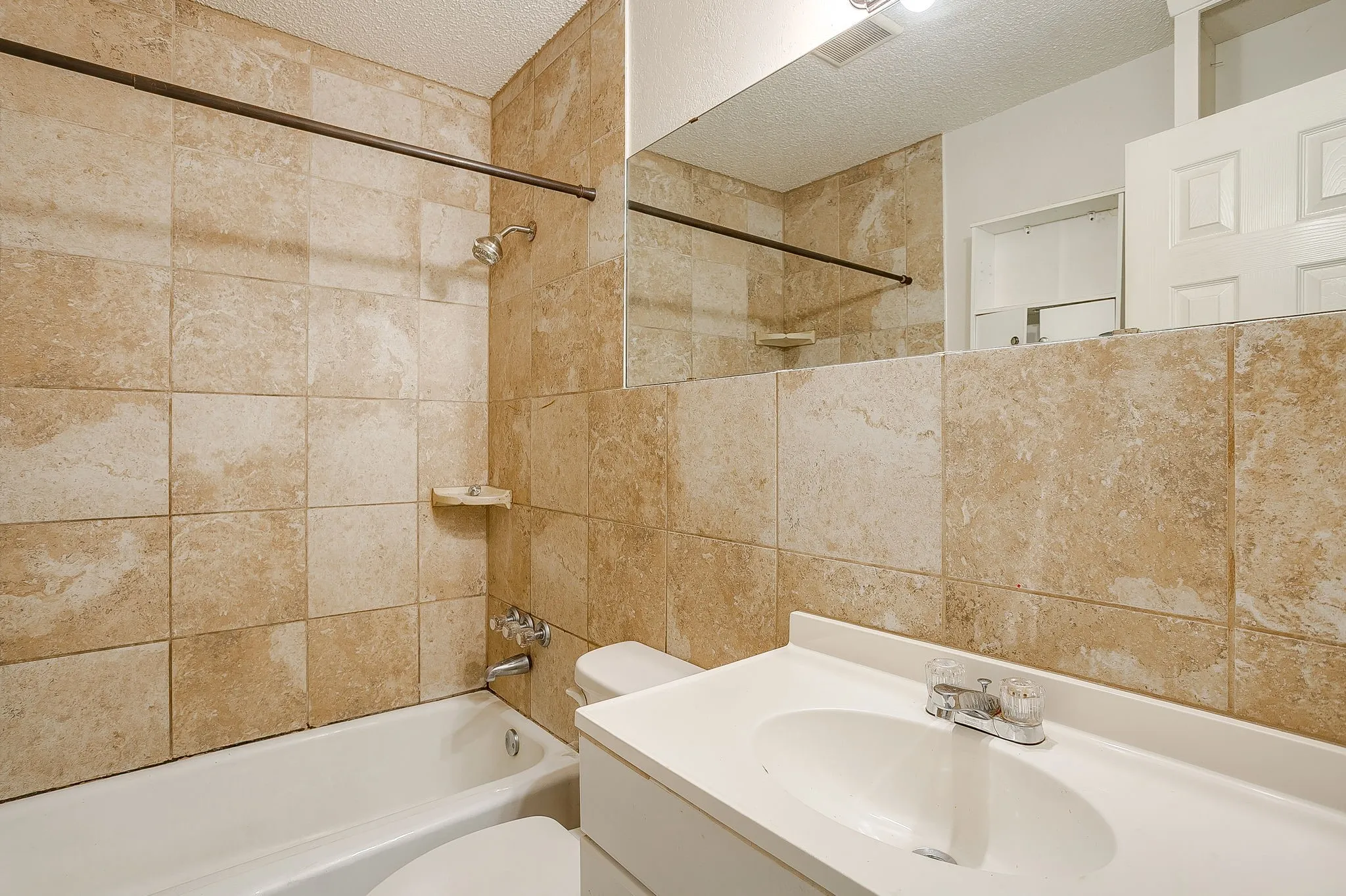 Single Family Residence For Rent in Parker County , 606 E Anderson Street, Weatherford, Texas 76086, 3 Bedroom, 2 Bathroom, 1 Garage spaces, 1,268 Sqft, built in 1966, mls#21373165, Real Estate Agent in Weatherford, Homes For Rent in Parker county, Homes For Rent in Weatherford, Realtor in Weatherford Texas, Real Estate Brokerage Independent Realty Texas, Luminita Cordes Realtor