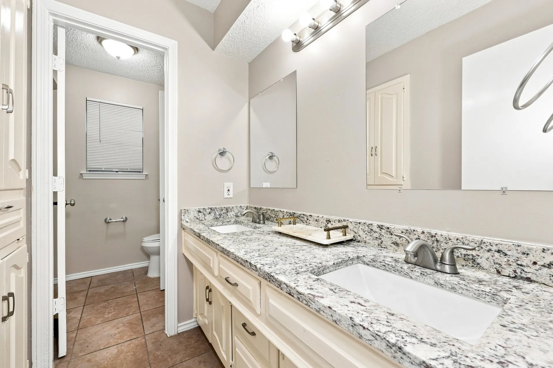Single Family Residence For Rent in Dallas County , 1315 Drury Drive, Dallas, Texas 75232, 3 Bedroom, 2 Bathroom, Garage spaces, 1,587 Sqft, built in 1977, mls#21373168, Real Estate Agent in Dallas, Homes For Rent in Dallas county, Homes For Rent in Dallas, Realtor in Dallas Texas, Real Estate Brokerage Independent Realty Texas, Luminita Cordes Realtor