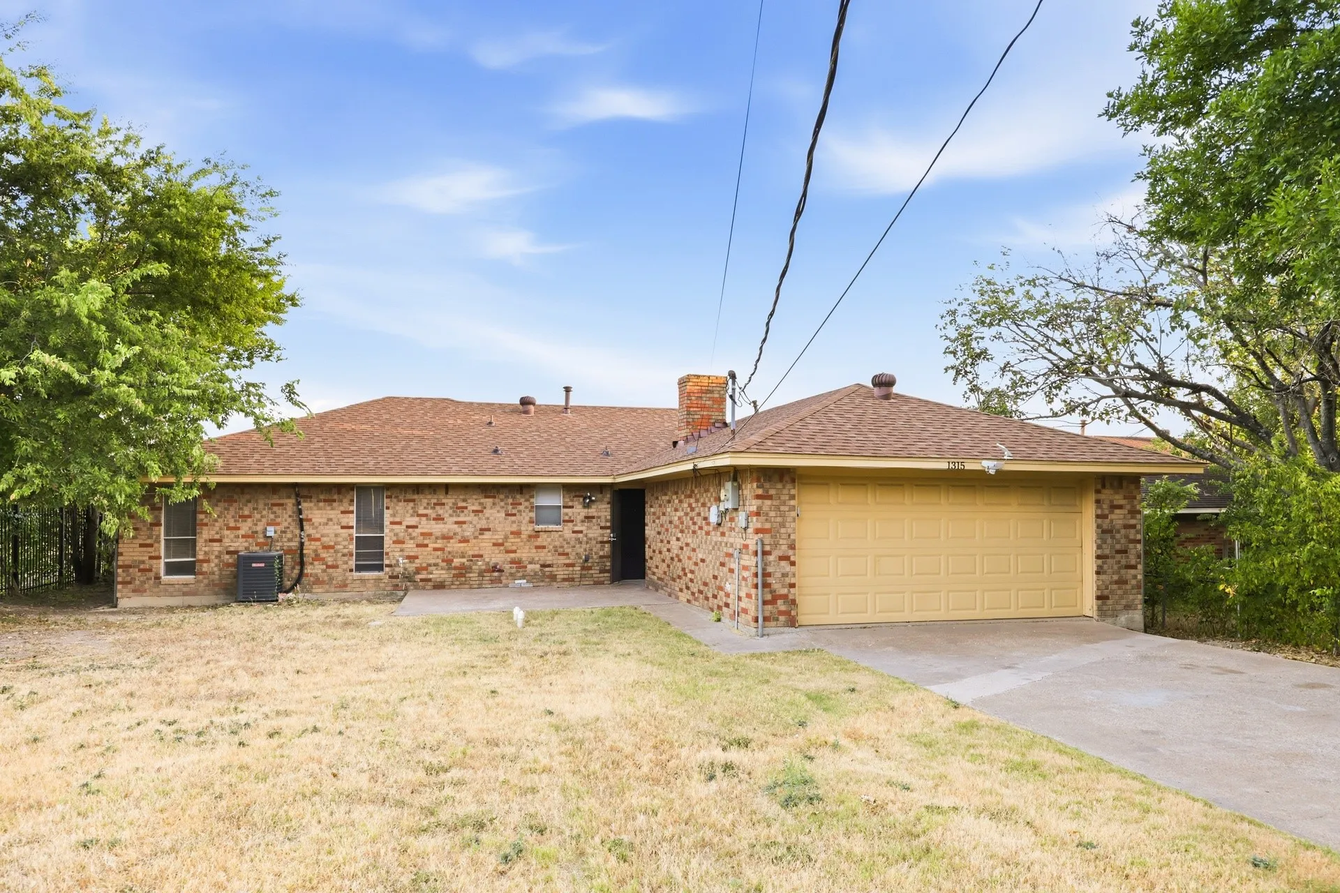 Single Family Residence For Rent in Dallas County , 1315 Drury Drive, Dallas, Texas 75232, 3 Bedroom, 2 Bathroom, Garage spaces, 1,587 Sqft, built in 1977, mls#21373168, Real Estate Agent in Dallas, Homes For Rent in Dallas county, Homes For Rent in Dallas, Realtor in Dallas Texas, Real Estate Brokerage Independent Realty Texas, Luminita Cordes Realtor