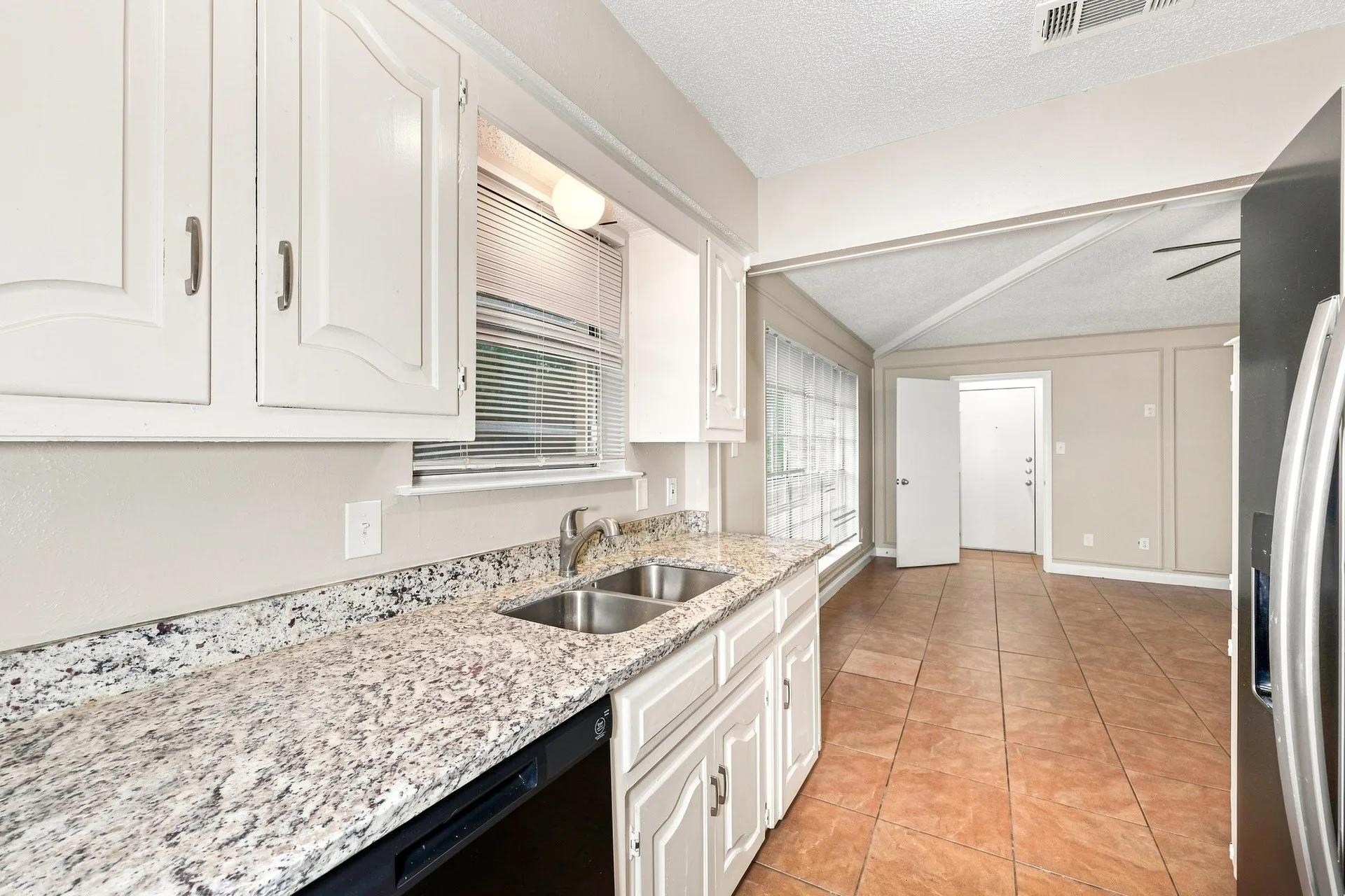 Single Family Residence For Rent in Dallas County , 1315 Drury Drive, Dallas, Texas 75232, 3 Bedroom, 2 Bathroom, Garage spaces, 1,587 Sqft, built in 1977, mls#21373168, Real Estate Agent in Dallas, Homes For Rent in Dallas county, Homes For Rent in Dallas, Realtor in Dallas Texas, Real Estate Brokerage Independent Realty Texas, Luminita Cordes Realtor
