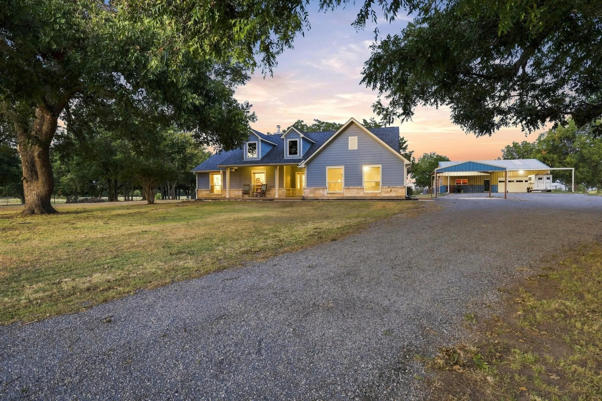 Single Family Residence For Sale in Hunt County , 10381 Fm 512, Wolfe City, Texas 75496, 3 Bedroom, 3 Bathroom, 2 Garage spaces, 2,121 Sqft, built in 2014, mls#21373159, Real Estate Agent in Wolfe City, Homes For Sale in Hunt county, Homes For Sale in Wolfe City, Realtor in Wolfe City Texas, Real Estate Brokerage Independent Realty Texas, Luminita Cordes Realtor