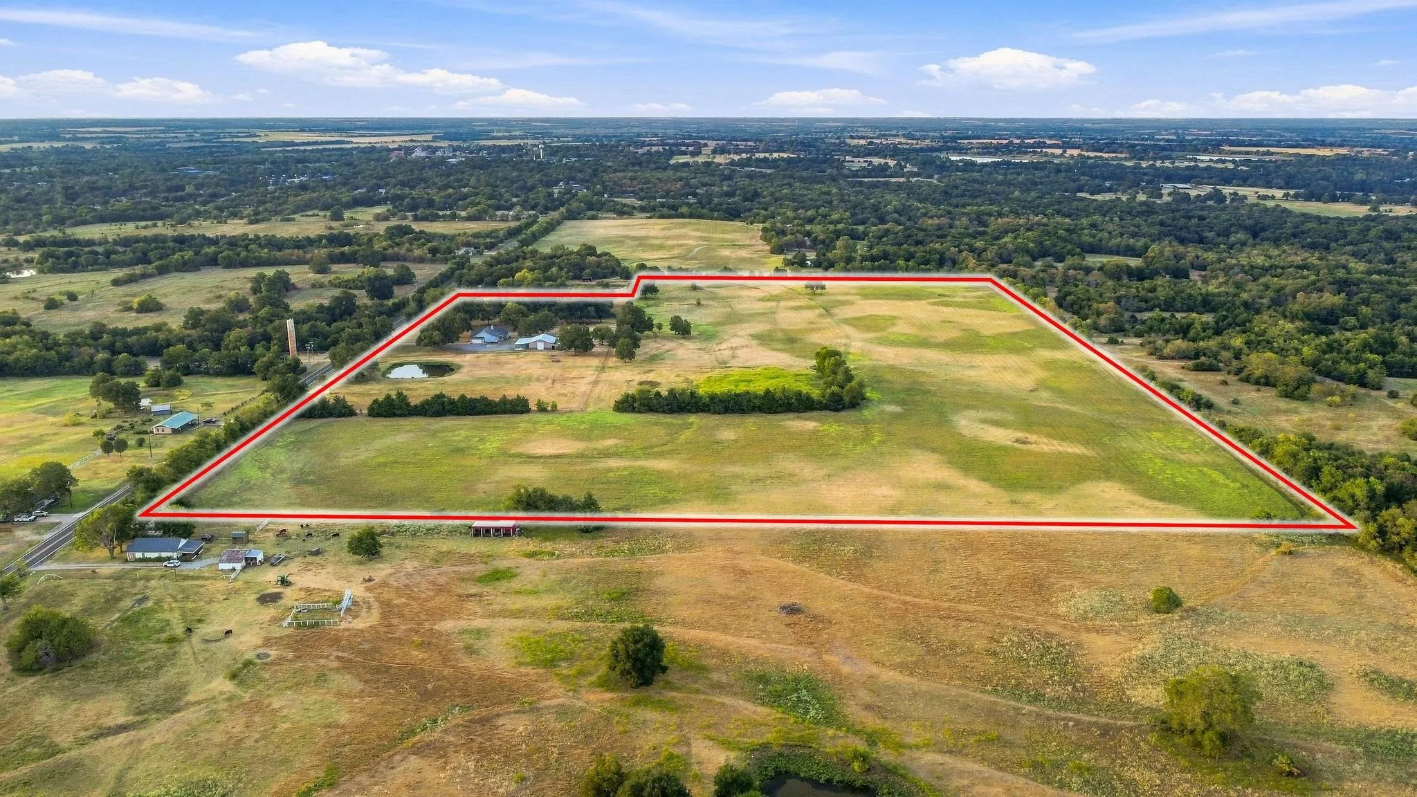 Single Family Residence For Sale in Hunt County , 10381 Fm 512, Wolfe City, Texas 75496, 3 Bedroom, 3 Bathroom, 2 Garage spaces, 2,121 Sqft, built in 2014, mls#21373159, Real Estate Agent in Wolfe City, Homes For Sale in Hunt county, Homes For Sale in Wolfe City, Realtor in Wolfe City Texas, Real Estate Brokerage Independent Realty Texas, Luminita Cordes Realtor