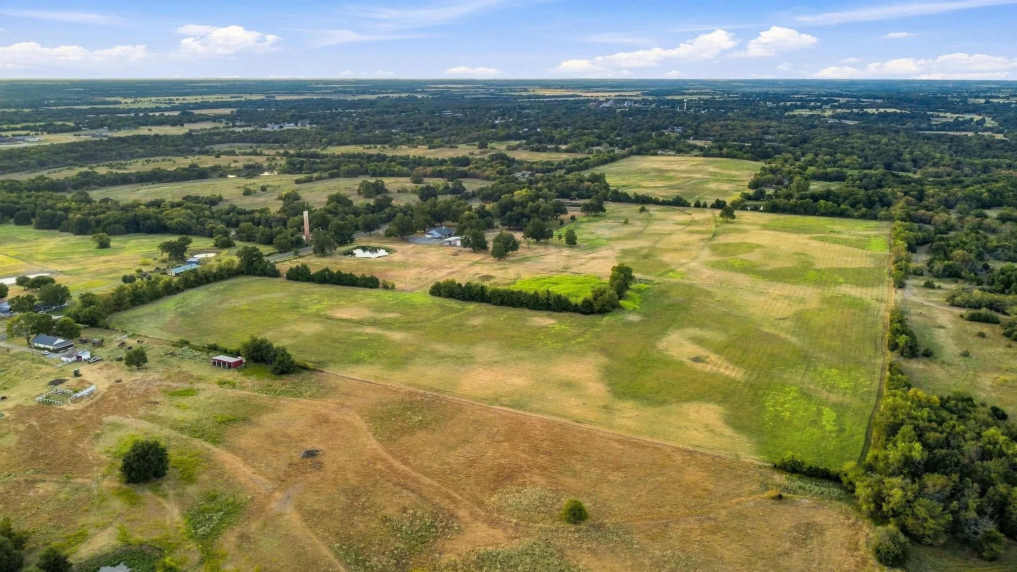 Single Family Residence For Sale in Hunt County , 10381 Fm 512, Wolfe City, Texas 75496, 3 Bedroom, 3 Bathroom, 2 Garage spaces, 2,121 Sqft, built in 2014, mls#21373159, Real Estate Agent in Wolfe City, Homes For Sale in Hunt county, Homes For Sale in Wolfe City, Realtor in Wolfe City Texas, Real Estate Brokerage Independent Realty Texas, Luminita Cordes Realtor