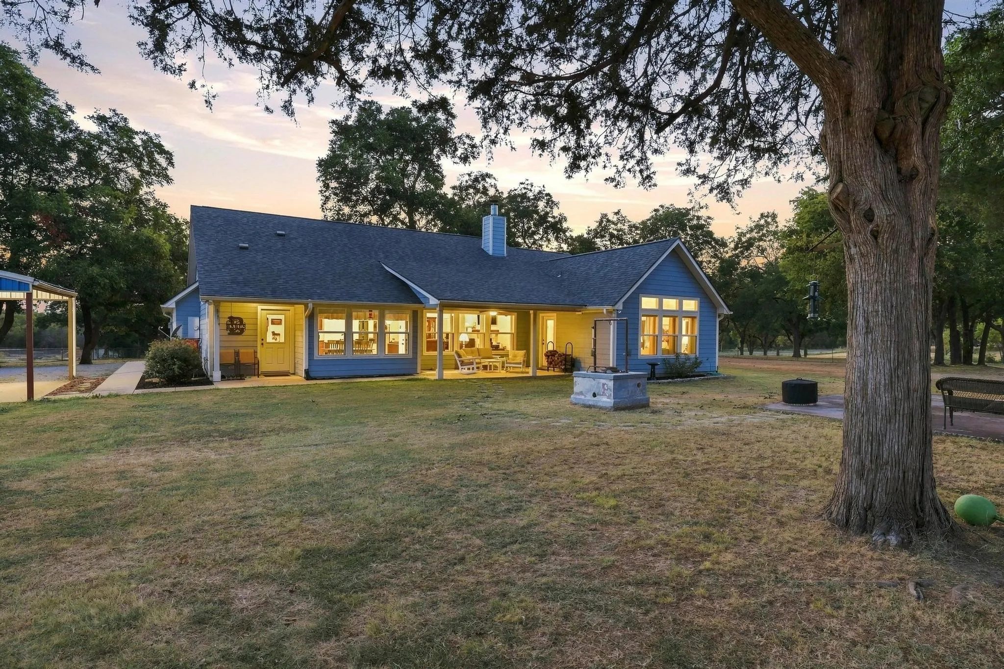 Single Family Residence For Sale in Hunt County , 10381 Fm 512, Wolfe City, Texas 75496, 3 Bedroom, 3 Bathroom, 2 Garage spaces, 2,121 Sqft, built in 2014, mls#21373159, Real Estate Agent in Wolfe City, Homes For Sale in Hunt county, Homes For Sale in Wolfe City, Realtor in Wolfe City Texas, Real Estate Brokerage Independent Realty Texas, Luminita Cordes Realtor