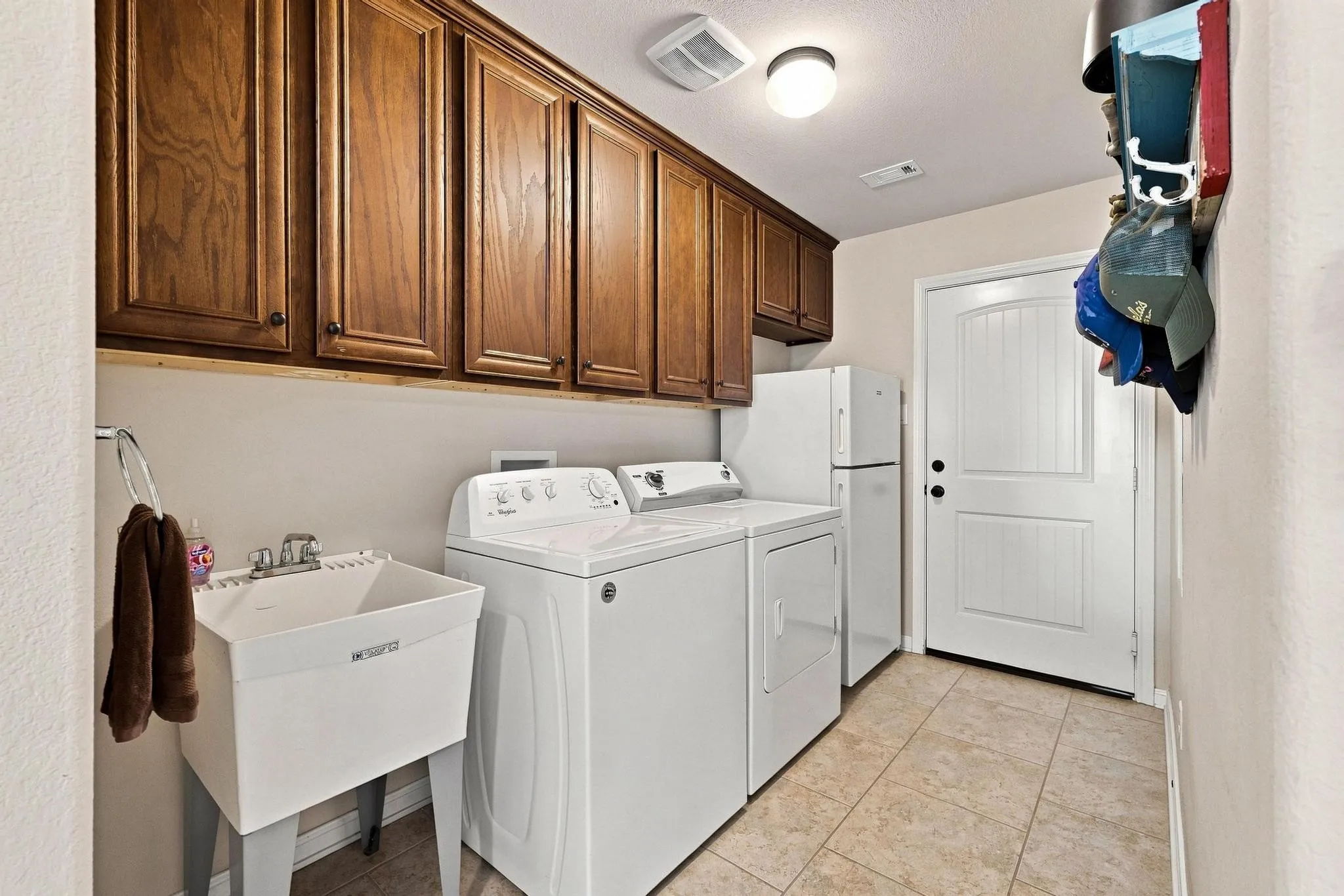 Single Family Residence For Sale in Hunt County , 10381 Fm 512, Wolfe City, Texas 75496, 3 Bedroom, 3 Bathroom, 2 Garage spaces, 2,121 Sqft, built in 2014, mls#21373159, Real Estate Agent in Wolfe City, Homes For Sale in Hunt county, Homes For Sale in Wolfe City, Realtor in Wolfe City Texas, Real Estate Brokerage Independent Realty Texas, Luminita Cordes Realtor