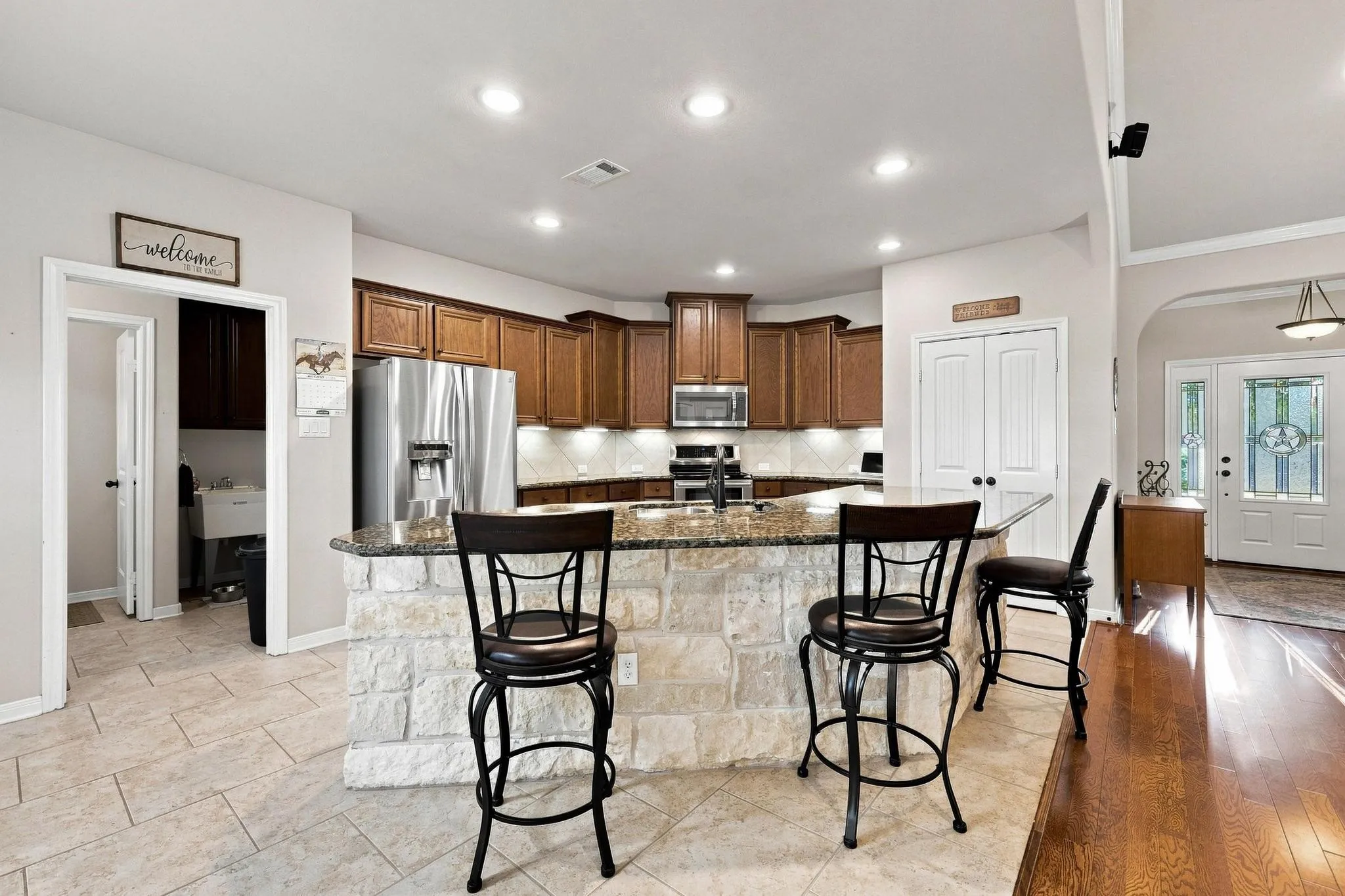 Single Family Residence For Sale in Hunt County , 10381 Fm 512, Wolfe City, Texas 75496, 3 Bedroom, 3 Bathroom, 2 Garage spaces, 2,121 Sqft, built in 2014, mls#21373159, Real Estate Agent in Wolfe City, Homes For Sale in Hunt county, Homes For Sale in Wolfe City, Realtor in Wolfe City Texas, Real Estate Brokerage Independent Realty Texas, Luminita Cordes Realtor
