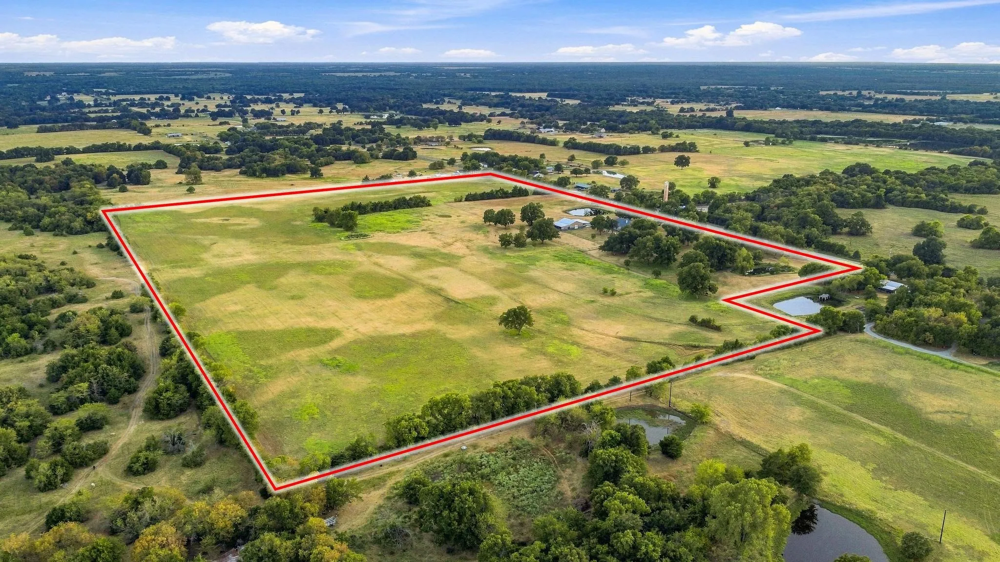 Single Family Residence For Sale in Hunt County , 10381 Fm 512, Wolfe City, Texas 75496, 3 Bedroom, 3 Bathroom, 2 Garage spaces, 2,121 Sqft, built in 2014, mls#21373159, Real Estate Agent in Wolfe City, Homes For Sale in Hunt county, Homes For Sale in Wolfe City, Realtor in Wolfe City Texas, Real Estate Brokerage Independent Realty Texas, Luminita Cordes Realtor