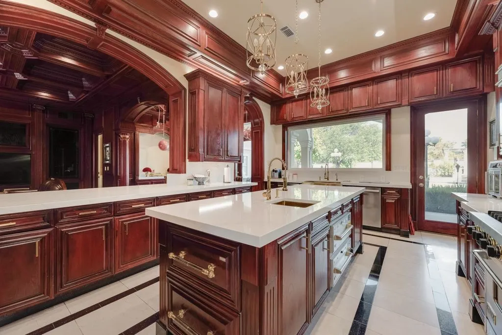 Single Family Residence For Sale in Dallas County , 16525 Preston Trail Drive, Dallas, Texas 75248, 6 Bedroom, 6 Bathroom, 4 Garage spaces, 9,570 Sqft, built in 1996, mls#21373172, Real Estate Agent in Dallas, Homes For Sale in Dallas county, Homes For Sale in Dallas, Realtor in Dallas Texas, Real Estate Brokerage Independent Realty Texas, Luminita Cordes Realtor