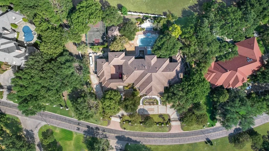 Single Family Residence For Sale in Dallas County , 16525 Preston Trail Drive, Dallas, Texas 75248, 6 Bedroom, 6 Bathroom, 4 Garage spaces, 9,570 Sqft, built in 1996, mls#21373172, Real Estate Agent in Dallas, Homes For Sale in Dallas county, Homes For Sale in Dallas, Realtor in Dallas Texas, Real Estate Brokerage Independent Realty Texas, Luminita Cordes Realtor