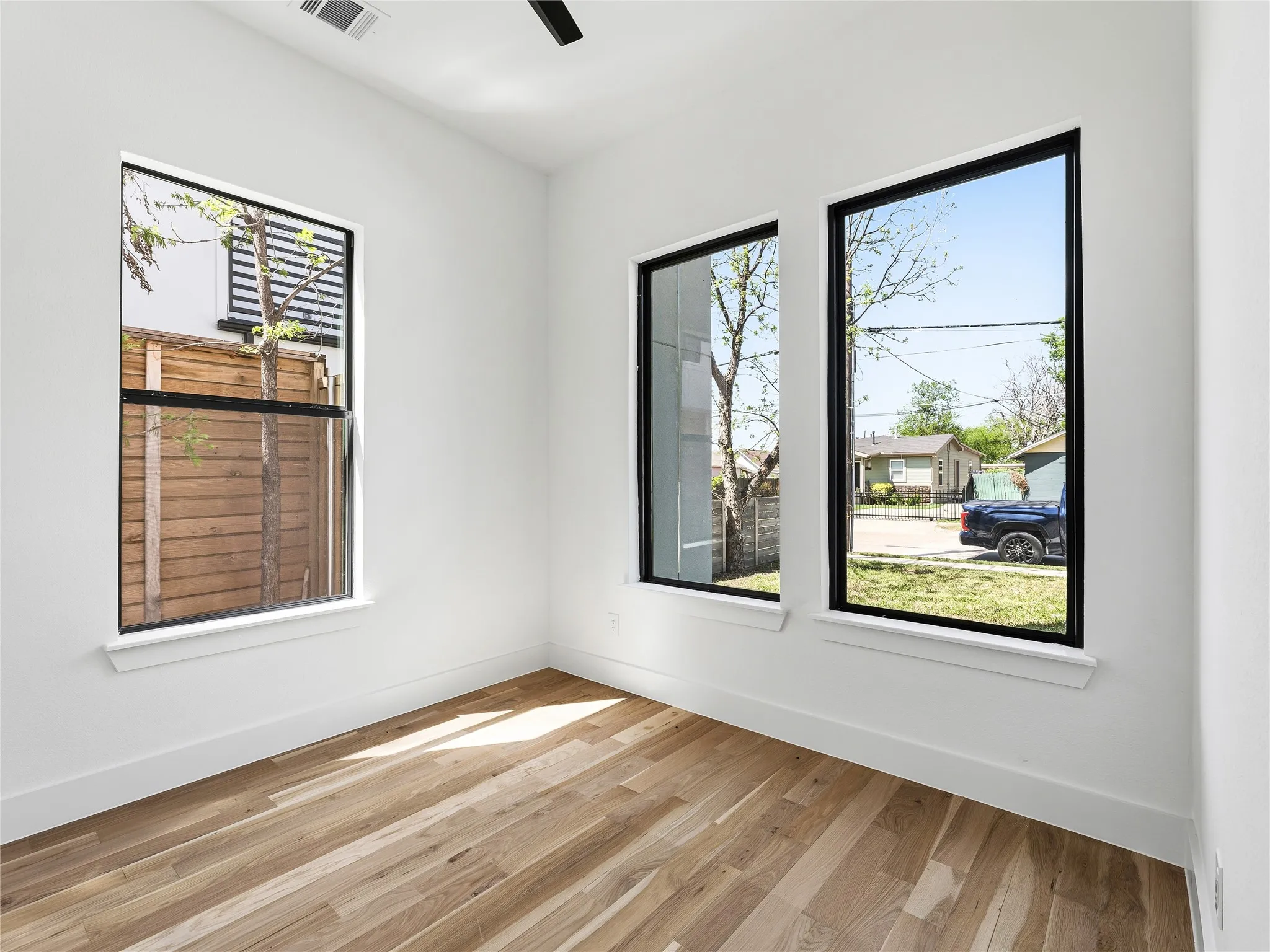Single Family Residence For Rent in Dallas County , 1958 Toronto Street, Dallas, Texas 75212, 4 Bedroom, 3 Bathroom, 2 Garage spaces, 3,049 Sqft, built in 2024, mls#21373174, Real Estate Agent in Dallas, Homes For Rent in Dallas county, Homes For Rent in Dallas, Realtor in Dallas Texas, Real Estate Brokerage Independent Realty Texas, Luminita Cordes Realtor