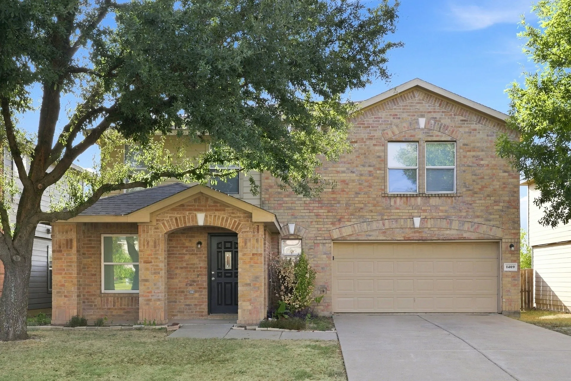Single Family Residence For Rent in Dallas County , 1409 Mission Hills Lane, Dallas, Texas 75217, 4 Bedroom, 3 Bathroom, 2 Garage spaces, 2,469 Sqft, built in 2005, mls#21373176, Real Estate Agent in Dallas, Homes For Rent in Dallas county, Homes For Rent in Dallas, Realtor in Dallas Texas, Real Estate Brokerage Independent Realty Texas, Luminita Cordes Realtor
