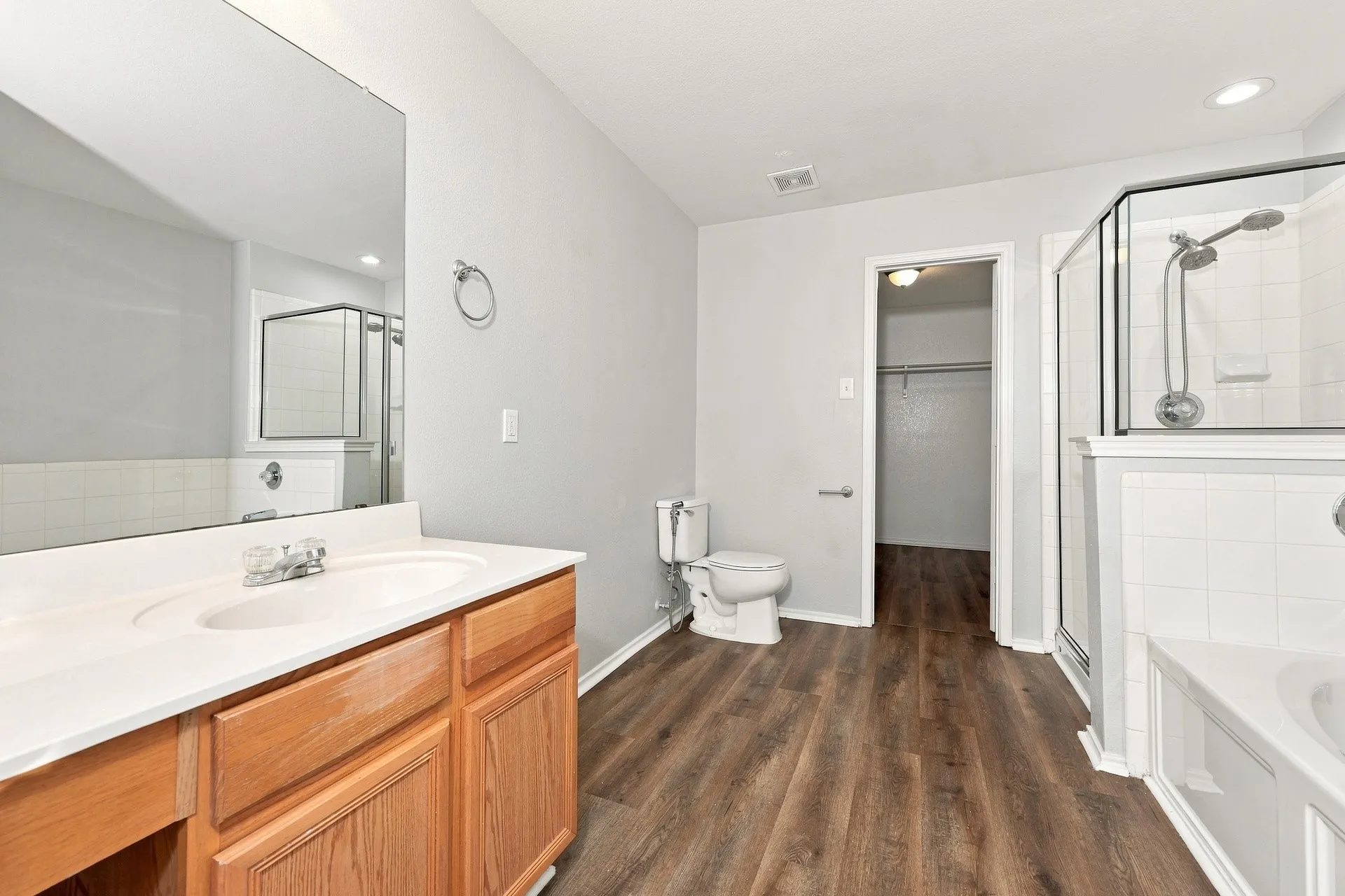 Single Family Residence For Rent in Dallas County , 1409 Mission Hills Lane, Dallas, Texas 75217, 4 Bedroom, 3 Bathroom, 2 Garage spaces, 2,469 Sqft, built in 2005, mls#21373176, Real Estate Agent in Dallas, Homes For Rent in Dallas county, Homes For Rent in Dallas, Realtor in Dallas Texas, Real Estate Brokerage Independent Realty Texas, Luminita Cordes Realtor