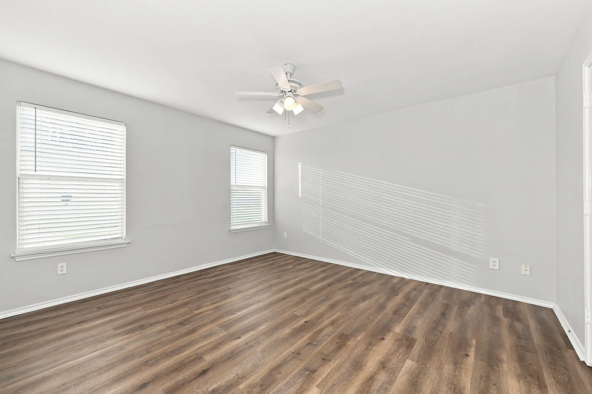 Single Family Residence For Rent in Dallas County , 1409 Mission Hills Lane, Dallas, Texas 75217, 4 Bedroom, 3 Bathroom, 2 Garage spaces, 2,469 Sqft, built in 2005, mls#21373176, Real Estate Agent in Dallas, Homes For Rent in Dallas county, Homes For Rent in Dallas, Realtor in Dallas Texas, Real Estate Brokerage Independent Realty Texas, Luminita Cordes Realtor