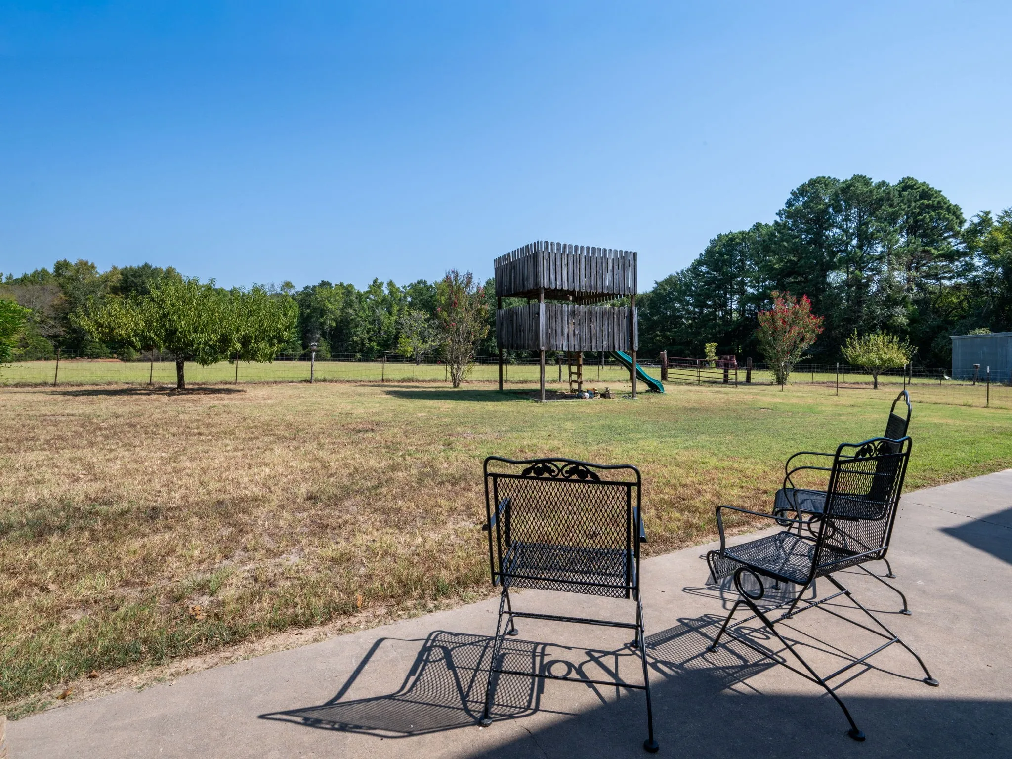 Single Family Residence For Sale in Henderson County , 4475 County Road 3800, Athens, Texas 75752, 4 Bedroom, 3 Bathroom, 2 Garage spaces, 1,986 Sqft, built in 1988, mls#21372753, Real Estate Agent in Athens, Homes For Sale in Henderson county, Homes For Sale in Athens, Realtor in Athens Texas, Real Estate Brokerage Independent Realty Texas, Luminita Cordes Realtor