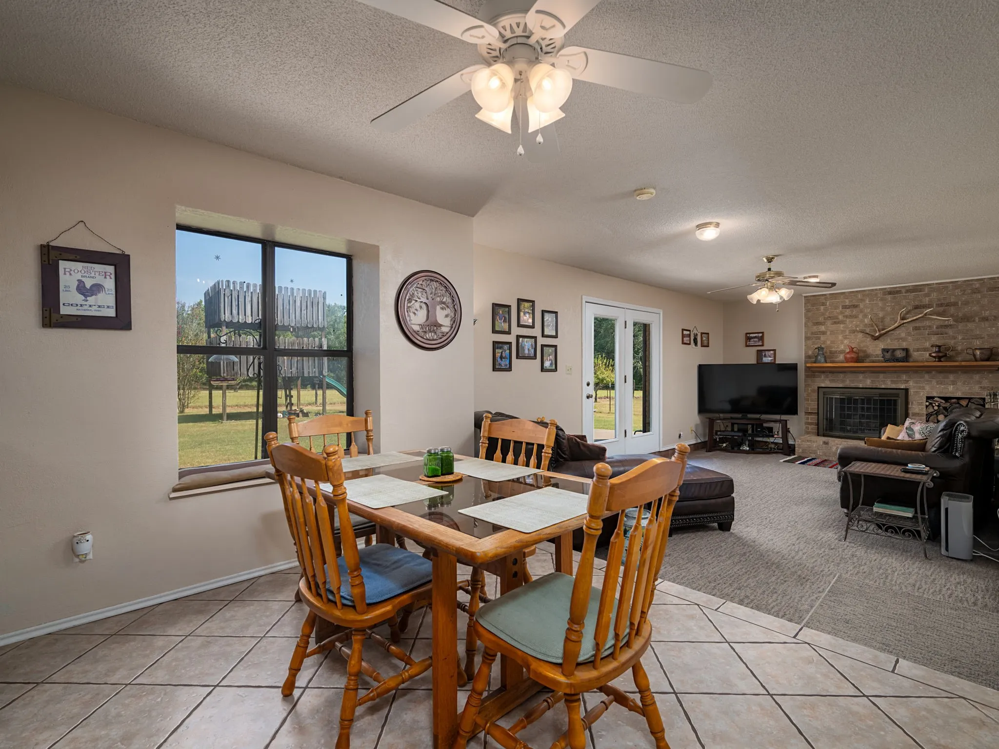 Single Family Residence For Sale in Henderson County , 4475 County Road 3800, Athens, Texas 75752, 4 Bedroom, 3 Bathroom, 2 Garage spaces, 1,986 Sqft, built in 1988, mls#21372753, Real Estate Agent in Athens, Homes For Sale in Henderson county, Homes For Sale in Athens, Realtor in Athens Texas, Real Estate Brokerage Independent Realty Texas, Luminita Cordes Realtor