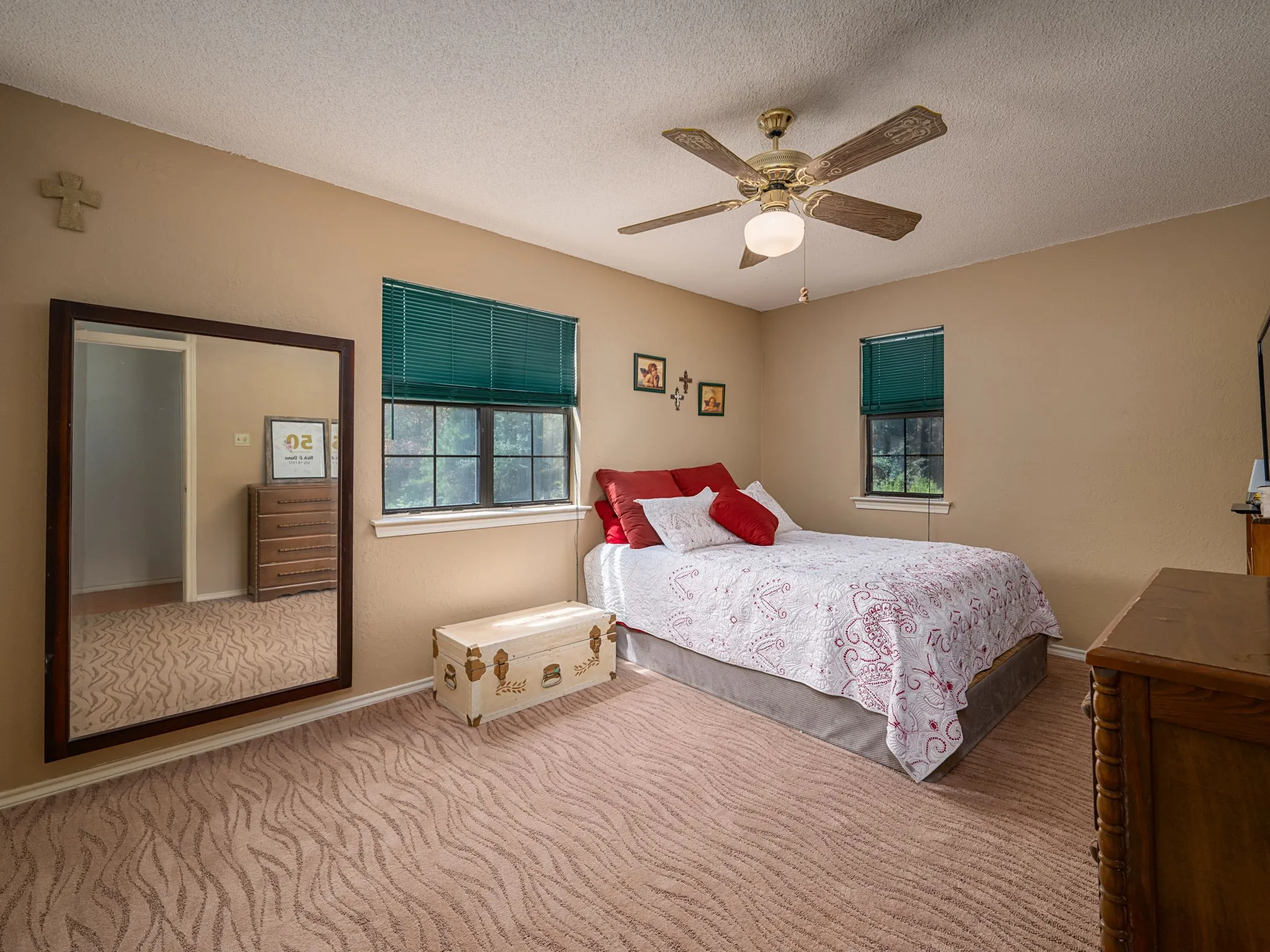 Single Family Residence For Sale in Henderson County , 4475 County Road 3800, Athens, Texas 75752, 4 Bedroom, 3 Bathroom, 2 Garage spaces, 1,986 Sqft, built in 1988, mls#21372753, Real Estate Agent in Athens, Homes For Sale in Henderson county, Homes For Sale in Athens, Realtor in Athens Texas, Real Estate Brokerage Independent Realty Texas, Luminita Cordes Realtor
