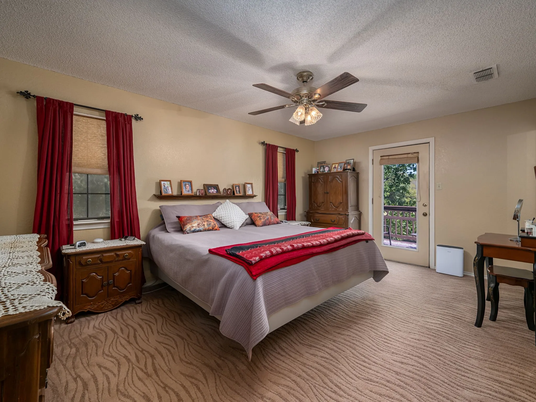 Single Family Residence For Sale in Henderson County , 4475 County Road 3800, Athens, Texas 75752, 4 Bedroom, 3 Bathroom, 2 Garage spaces, 1,986 Sqft, built in 1988, mls#21372753, Real Estate Agent in Athens, Homes For Sale in Henderson county, Homes For Sale in Athens, Realtor in Athens Texas, Real Estate Brokerage Independent Realty Texas, Luminita Cordes Realtor