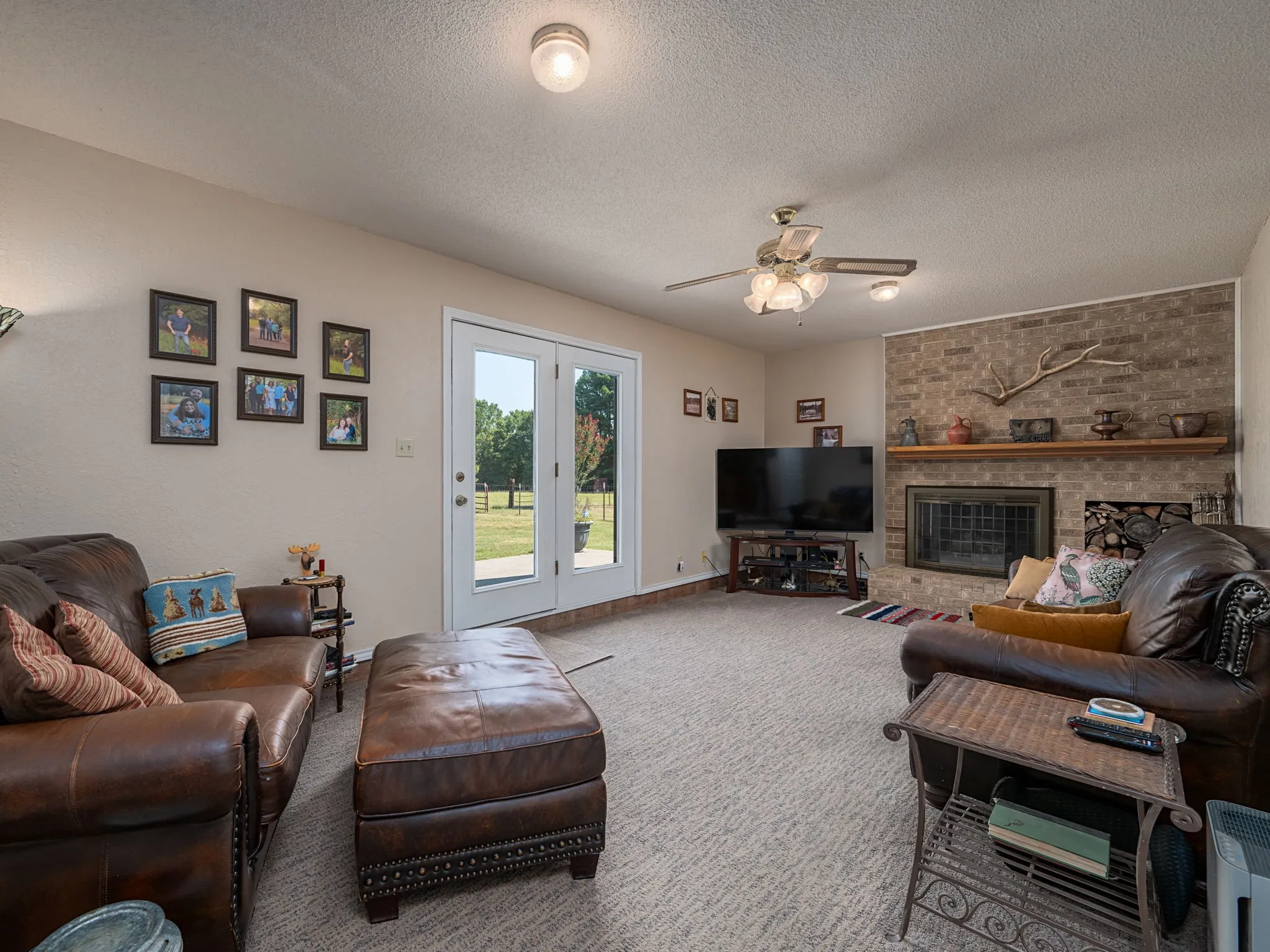 Single Family Residence For Sale in Henderson County , 4475 County Road 3800, Athens, Texas 75752, 4 Bedroom, 3 Bathroom, 2 Garage spaces, 1,986 Sqft, built in 1988, mls#21372753, Real Estate Agent in Athens, Homes For Sale in Henderson county, Homes For Sale in Athens, Realtor in Athens Texas, Real Estate Brokerage Independent Realty Texas, Luminita Cordes Realtor